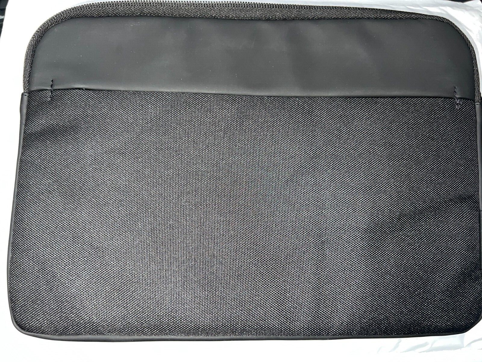 Incipio Truman Sleeve For Microsoft Surface Go MRSF-128-BLK ✅❤️️✅❤️️ Open Box