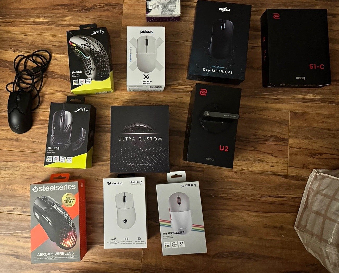 Mixed Brands High End Gaming Mice Lot Wired & Wireless RGB Lightweight