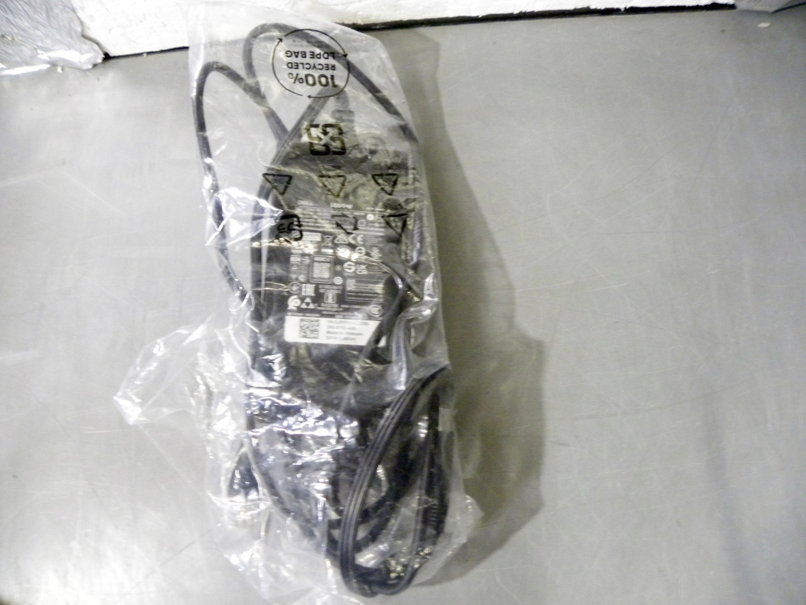 NEW Original OEM Dell 180w AC Adapter 19.5V 9.23A  Power Supply 7.4 mm 180Watt