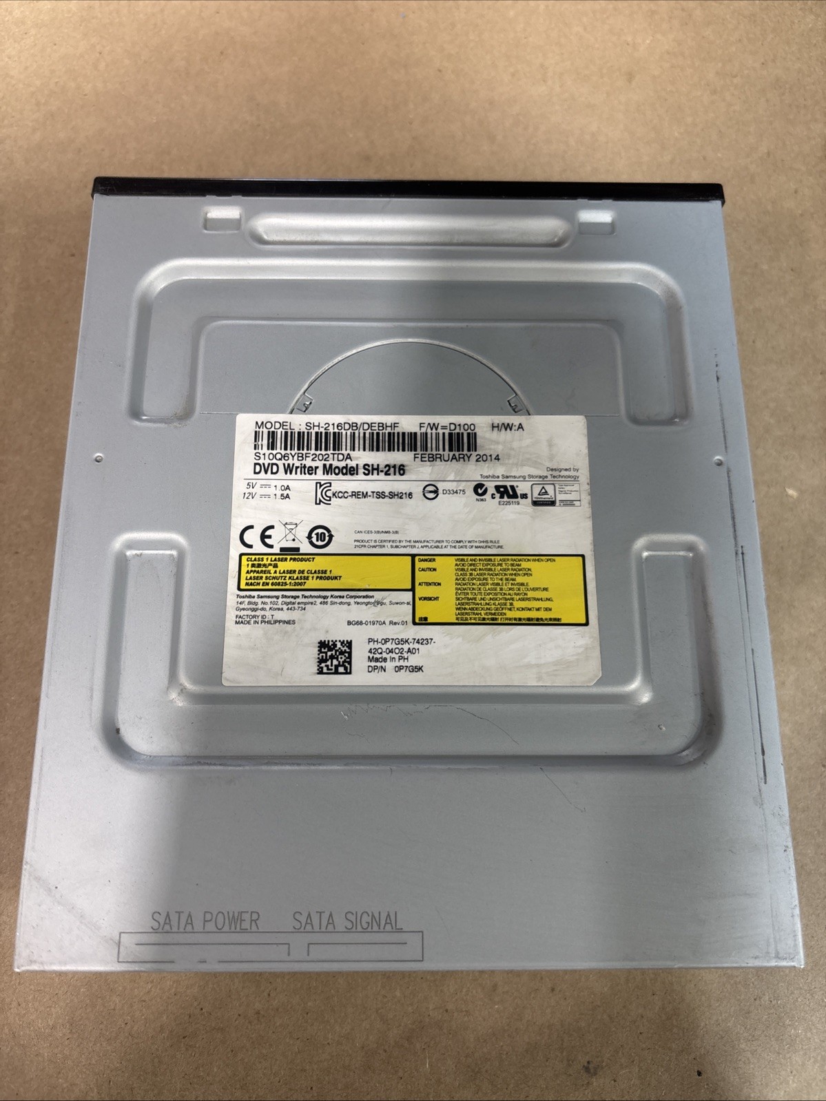 Toshiba Samsung  Internal DVD Writer SH-216DB/DEBHF.   No Cords