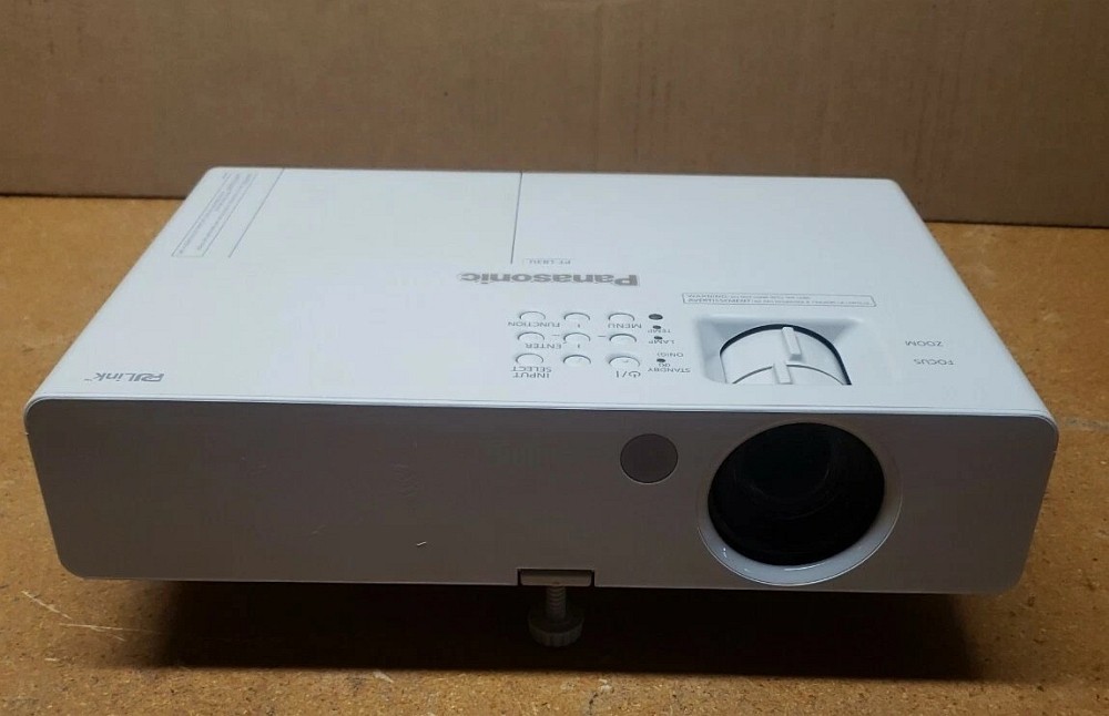 Panasonic PT-LB3U 3200 Lumens XGA 1024 x 768 Resolution Fully tested 568 Hours