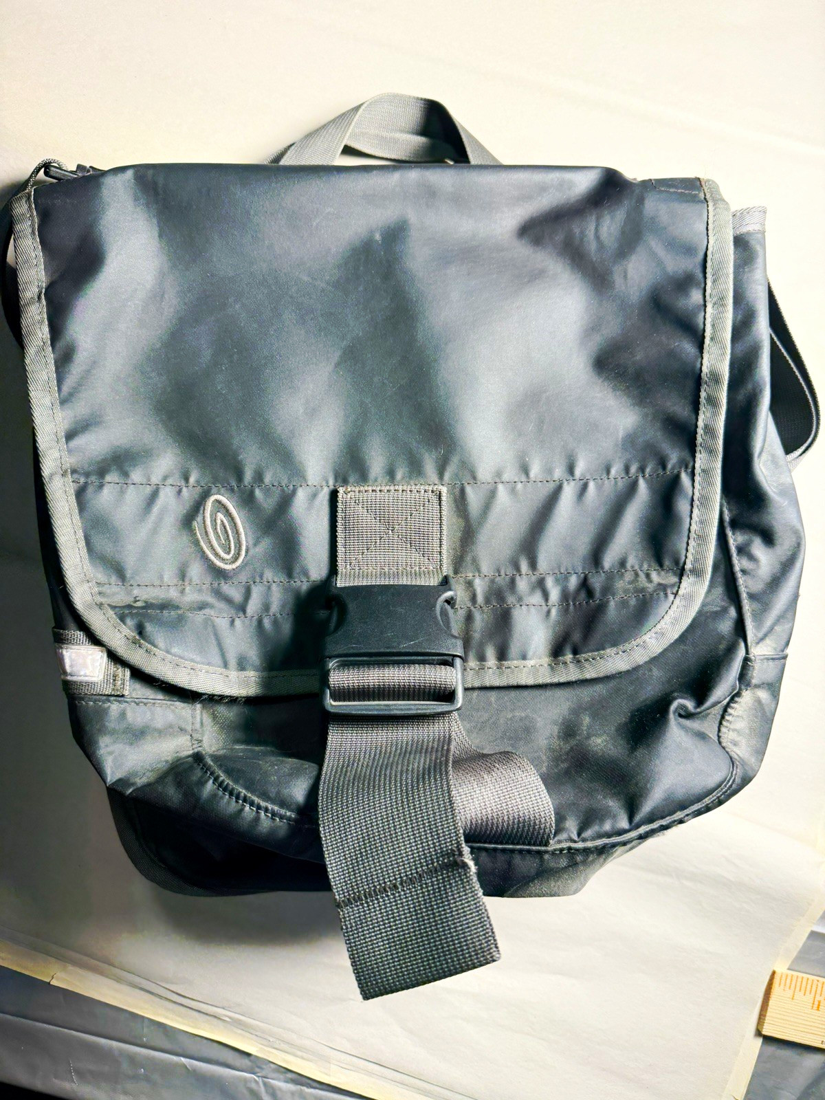 Timbuk2 Gray Nylon Two-way Bike Messenger pannier Shoulder Bag - magnetic KDS14