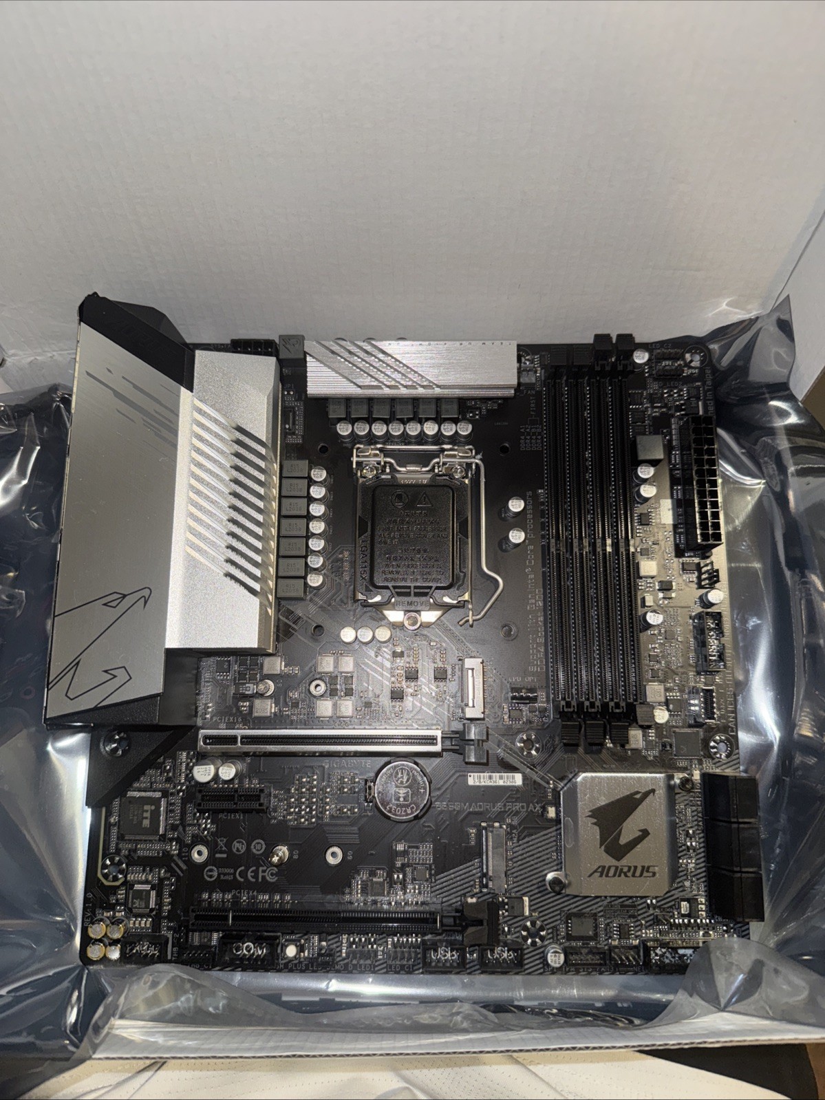 GIGABYTE B560M AORUS PRO AX LGA 1200 B560 M-ATX 10th/11th Intel Motherboard