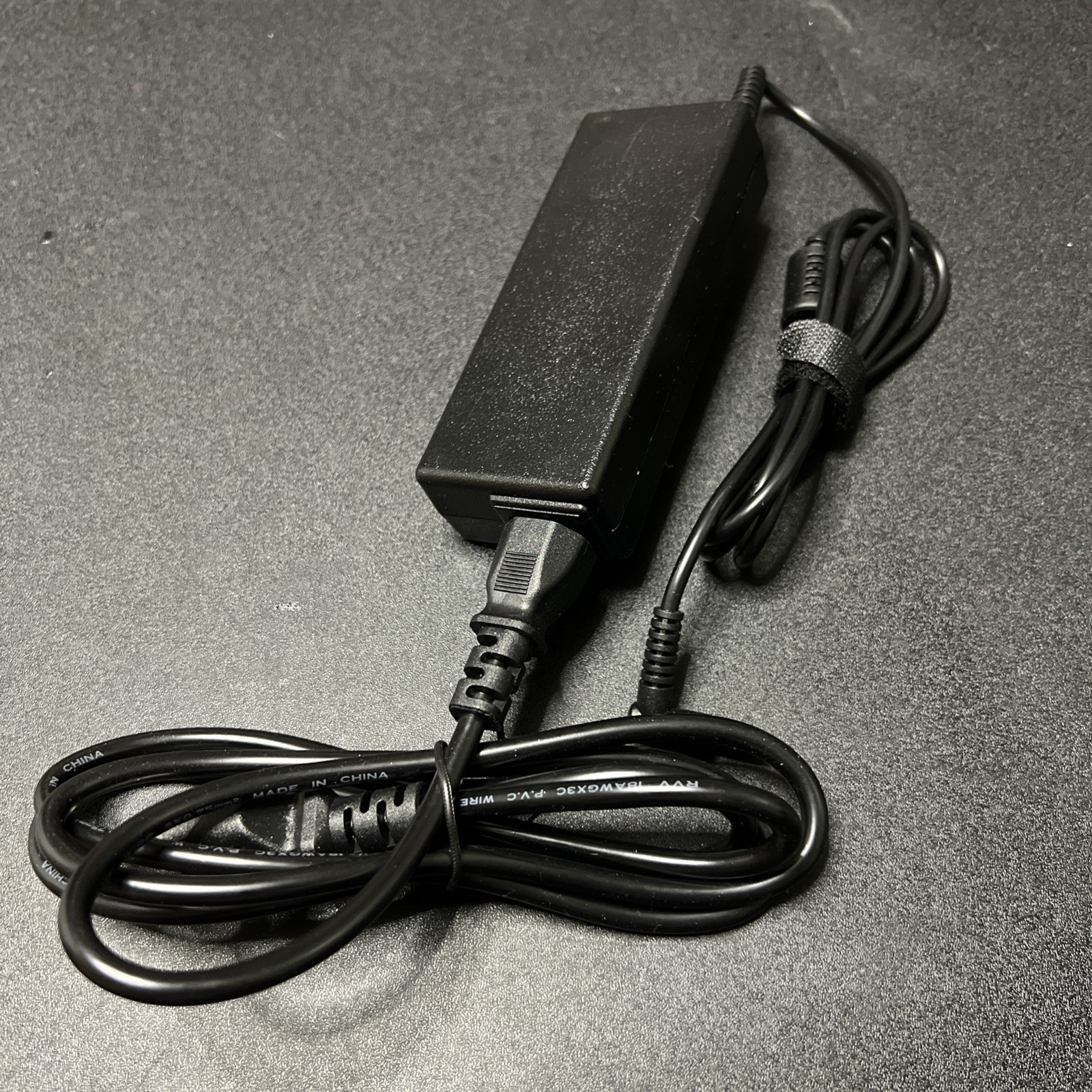 hp 90w ac adapter Model Number SK90B195462