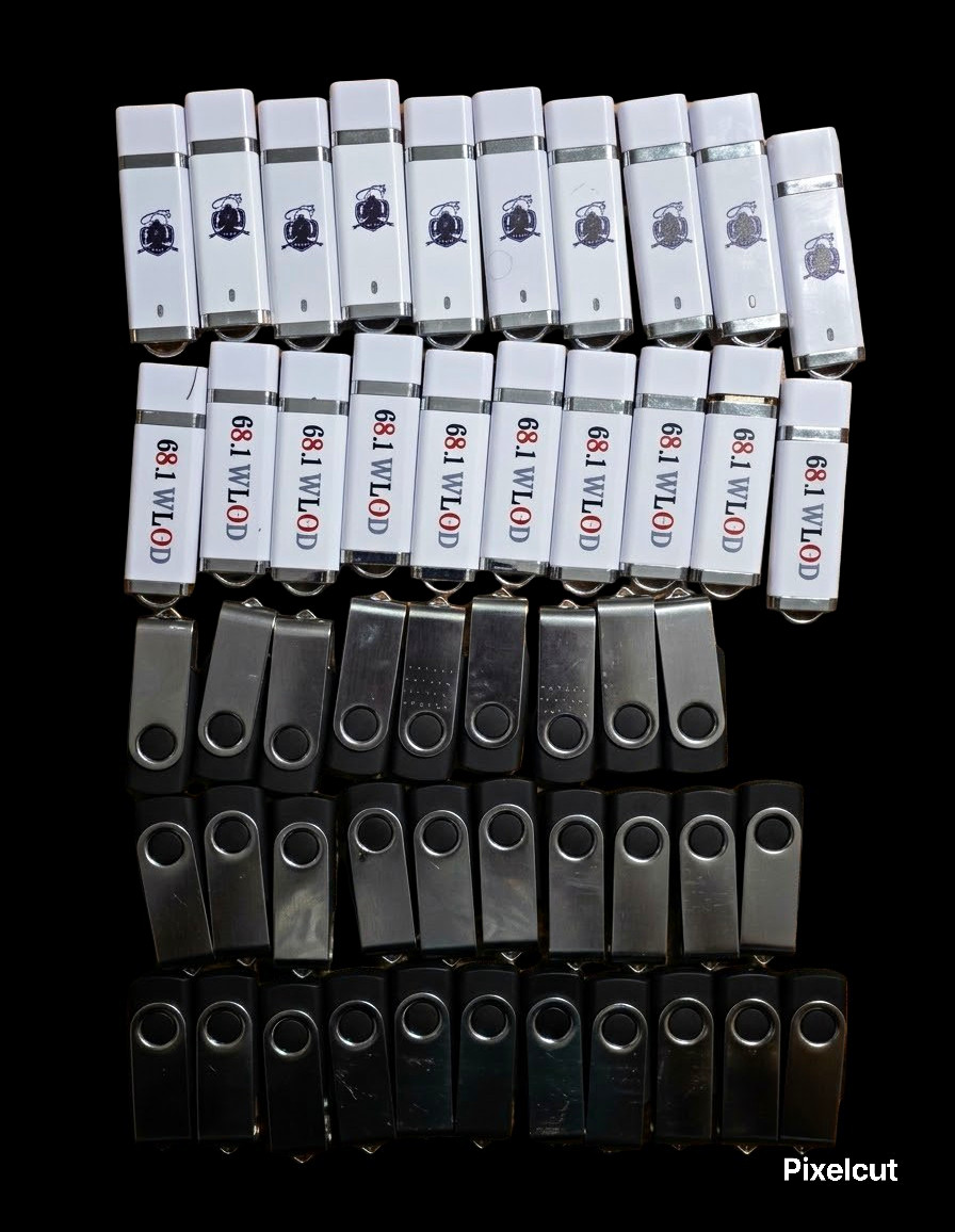 Lot of  10 4GB USB 2.0 Flash Drives 