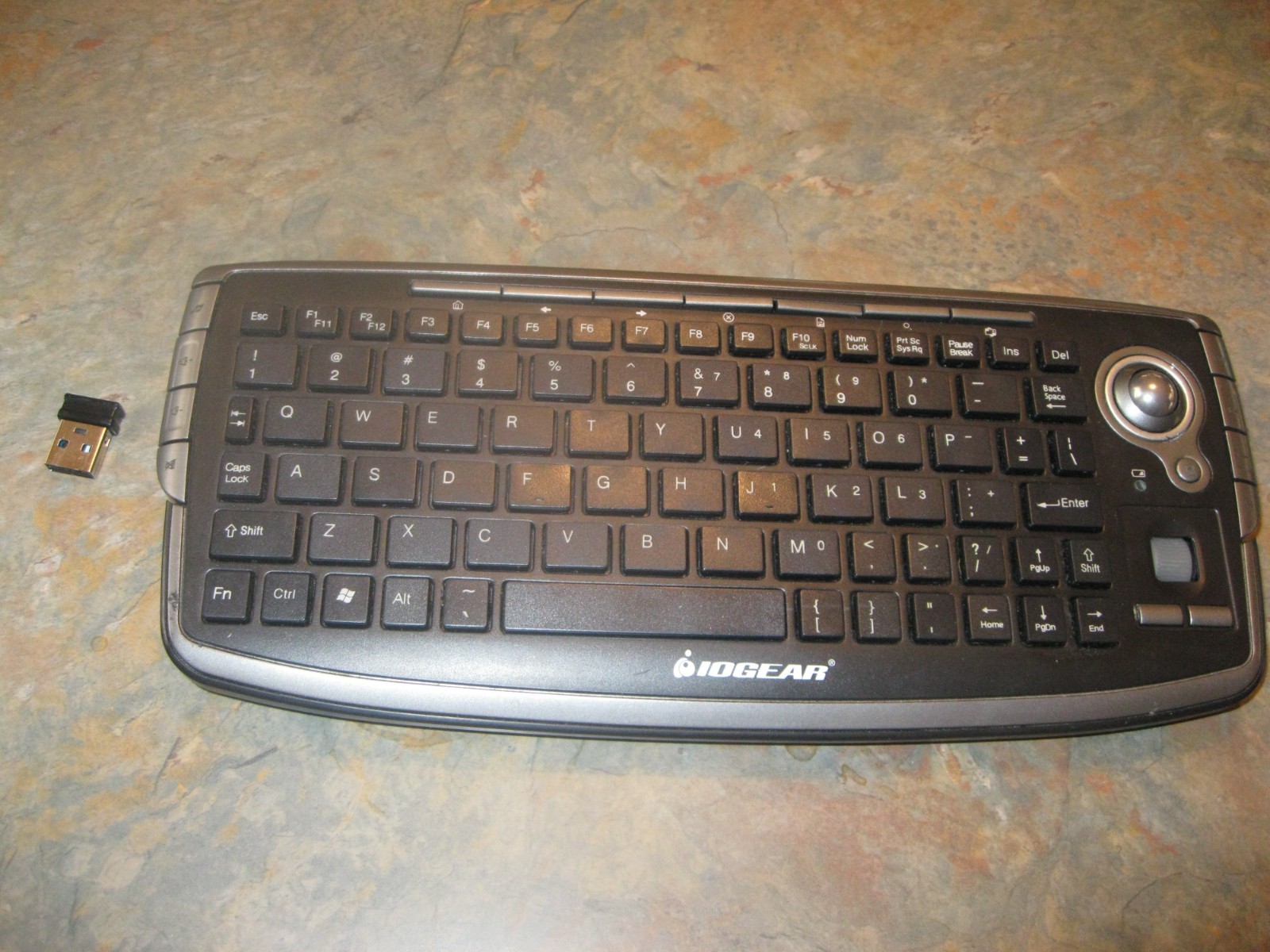 IOGEAR GKM681R Wireless Keyboard Media Trackball Controller W Dongle