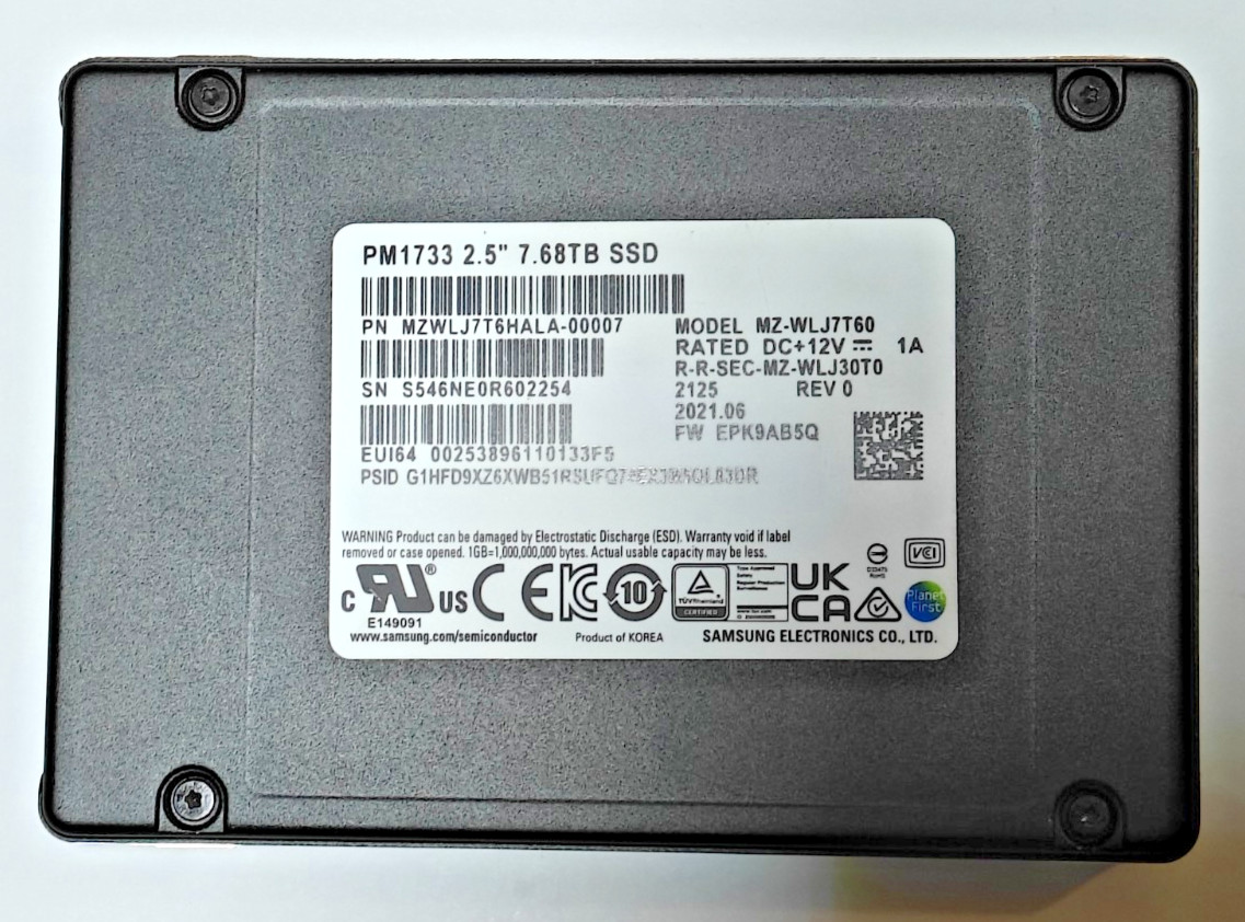 Samsung PM1733 7.68TB, Gen4 SSD (MZWLJ7T6HALA-00007) - not working PARTS ONLY