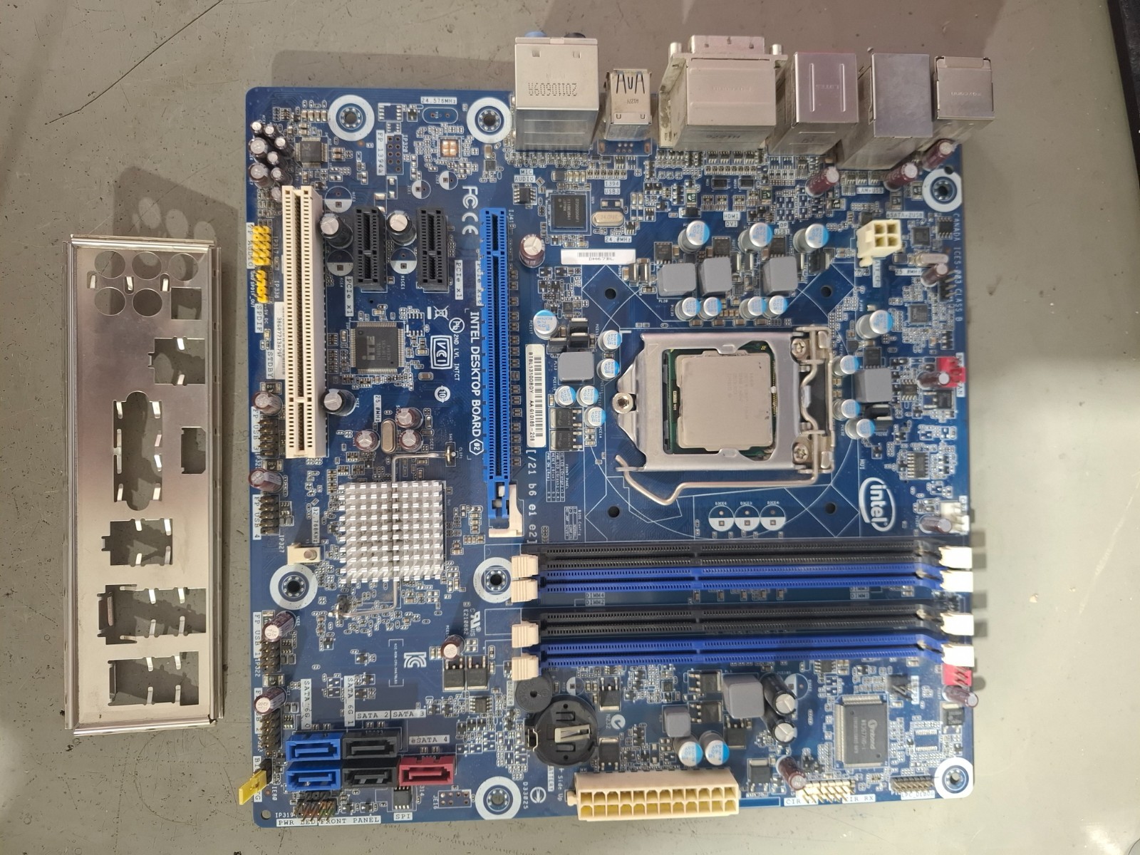 Intel Desktop Board DH67BL with I7-2600 and IO Shield