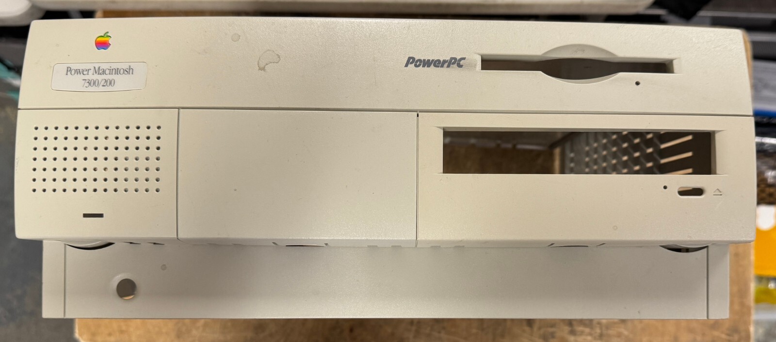 Apple Power Macintosh 7300/200 Top Case