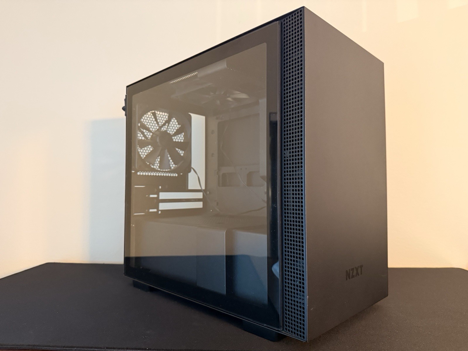NZXT H210 Mini-ITX Gaming Case Black, Tempered Glass Side Panel