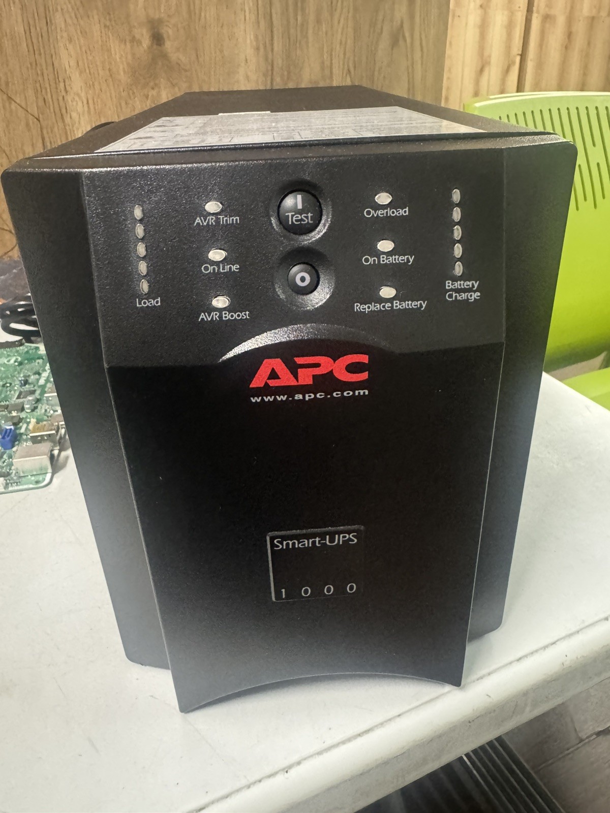 APC Smart-UPS 1000VA 670W SUA1000 120V UPS Battery Backup never used 