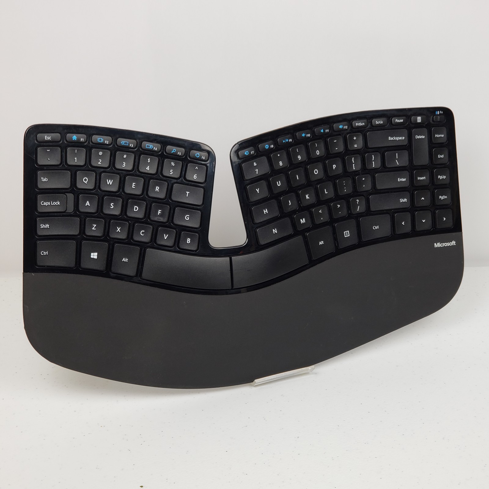 Microsoft 1559 Sculpt Ergonomic Wireless Keyboard With NO Dongle Working