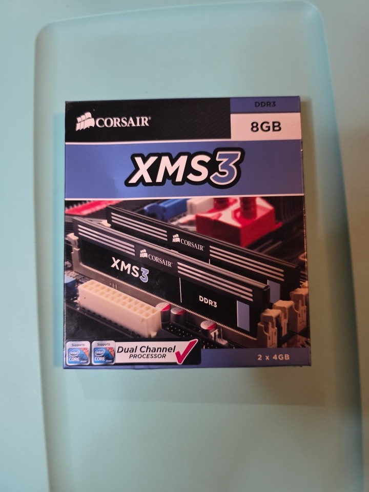 Corsair XMS3 8GB Kit (2X4GB) DDR3-1600MHz PC3-12800 CMX8GX3M2A1600C9