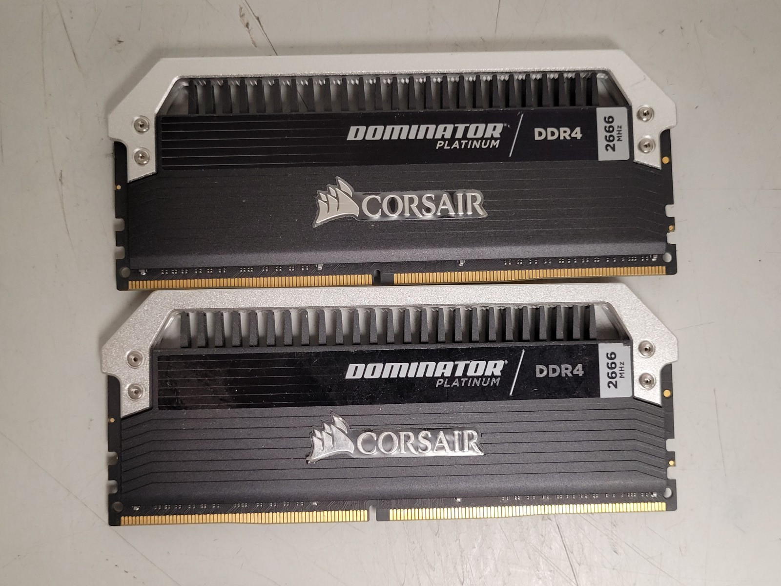 Corsair dominator platinum 32gb (2×16gb) 2666Mhz DDR4 gamming desktop ram used