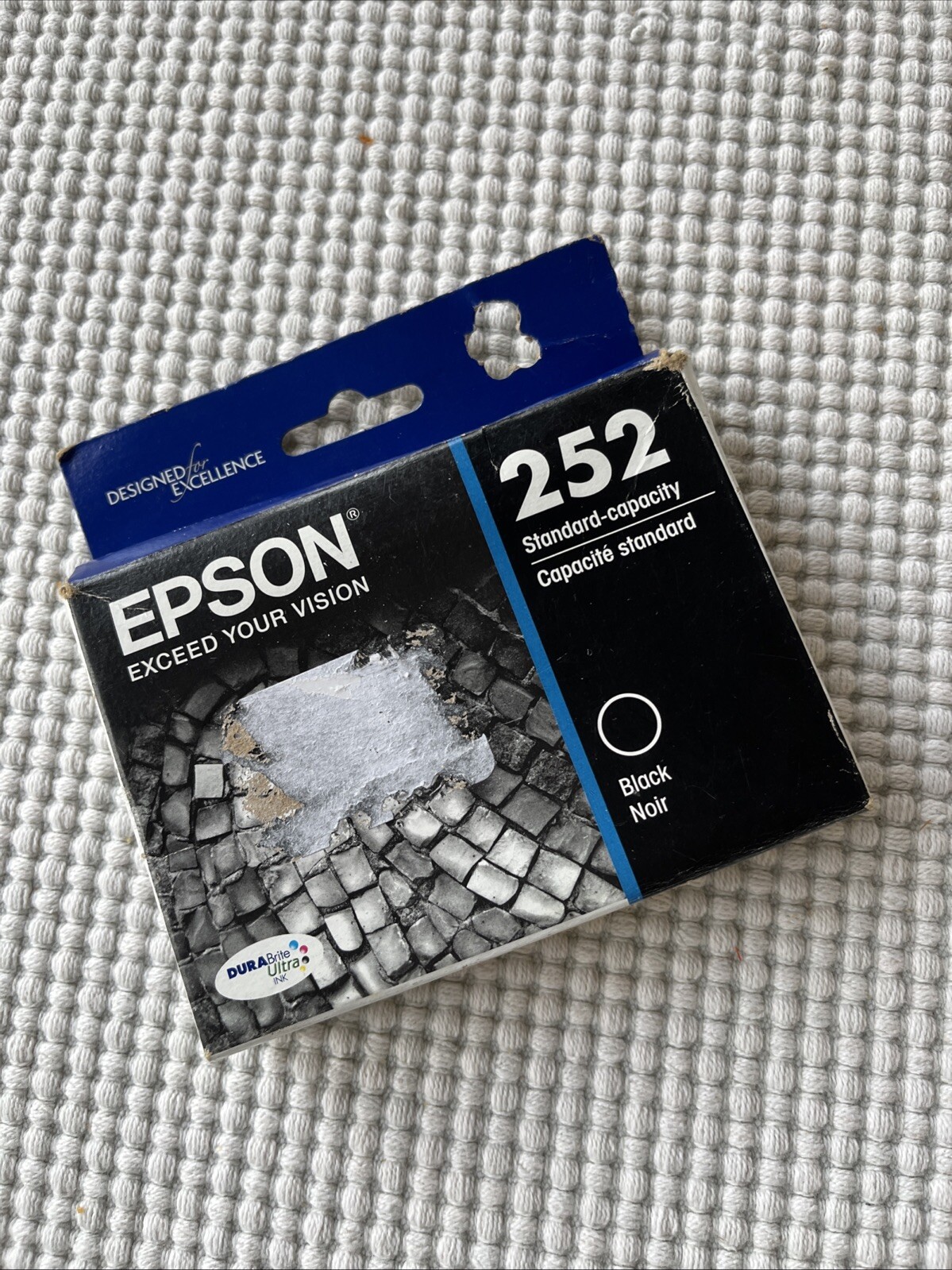 EPSON 252  Ink Standard Capacity Black Cartridge (Expired 5/23) *Rough Box