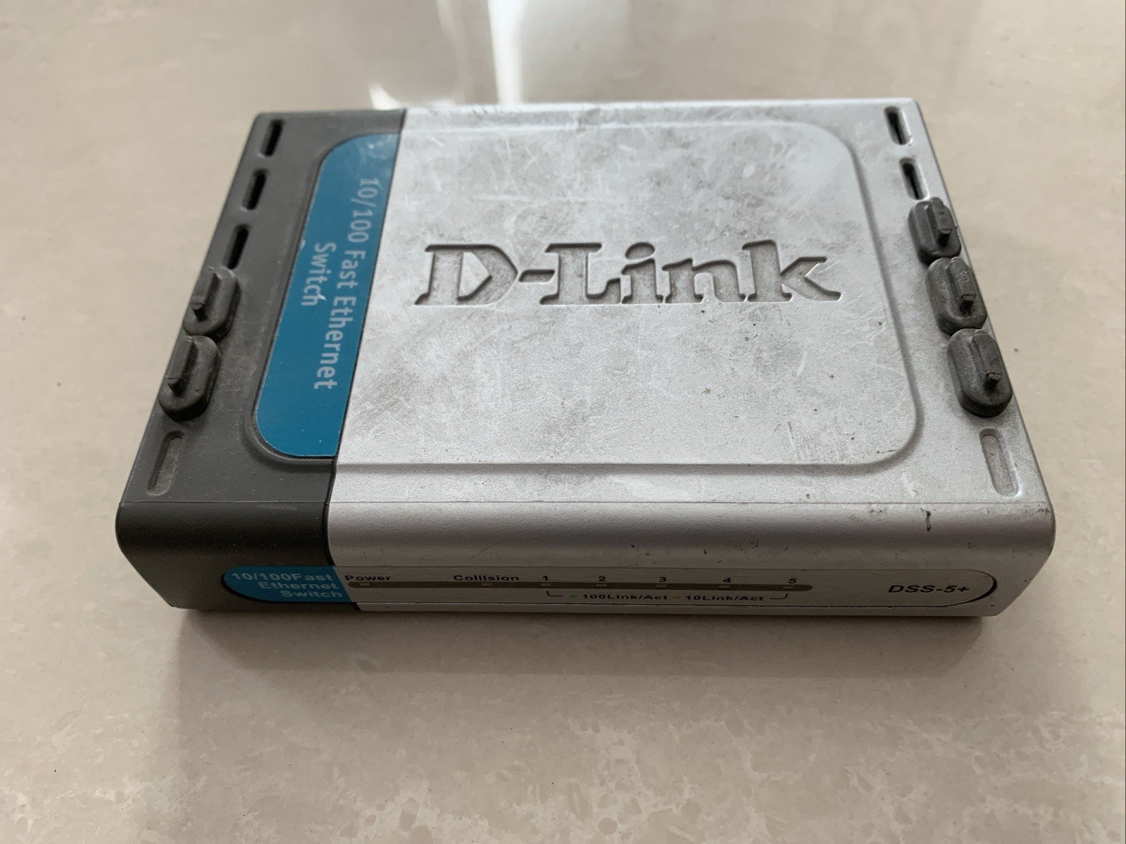 D Link 10/100 Fast Ethernet Switch