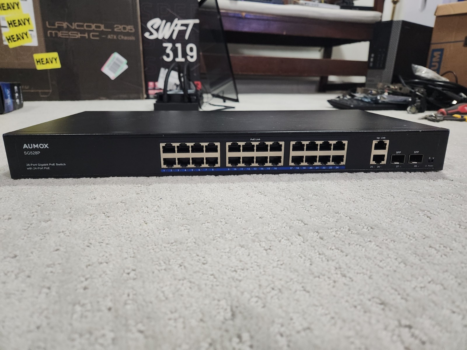 AUMOX 28 Port Gigabit PoE Switch 400W, with 24 Port PoE and 2 Uplink Port SG528P