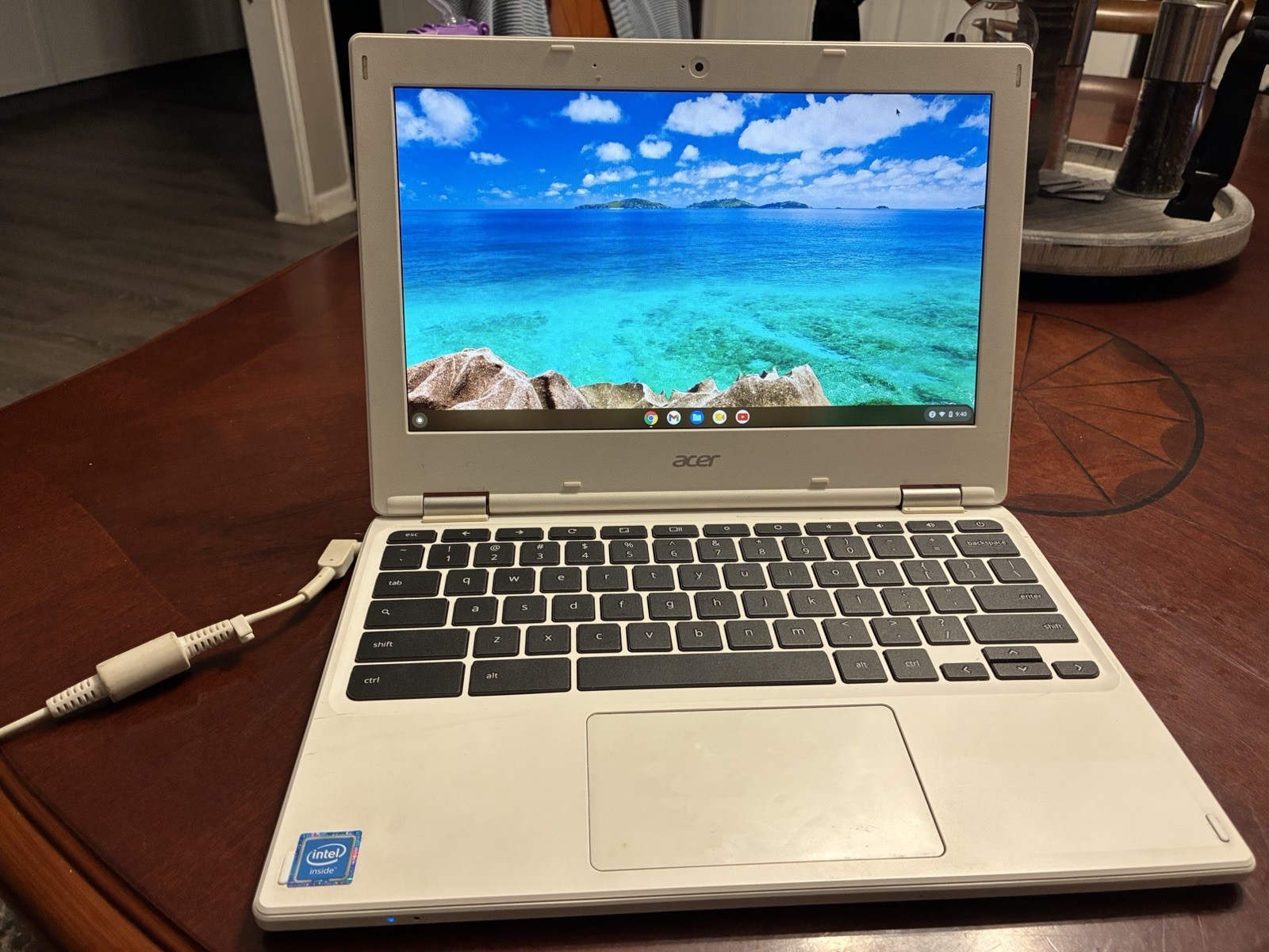 Acer Chromebook CB3-131 N15Q10 2GB RAM White Laptop w/ Charger Chrome OS