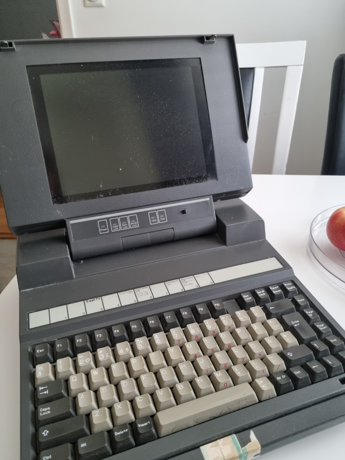 Functioning vintage laptop from 1990 Glasdon TG-286