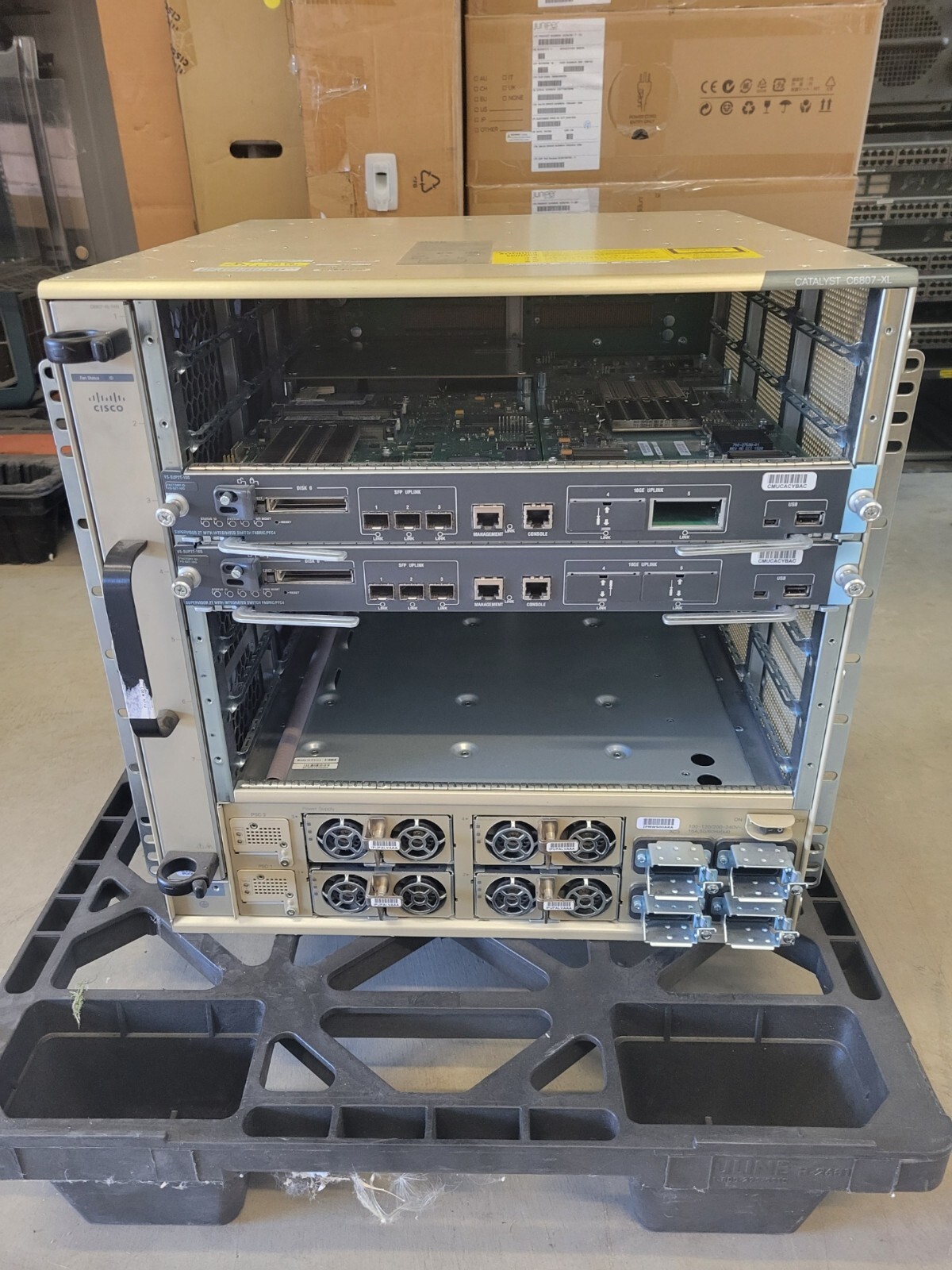 Cisco C6807-XL C6807-XL-S2T-BUN Switch W/ 2 x VS-S2T-10G 4 x C6800-XL-3KW-AC