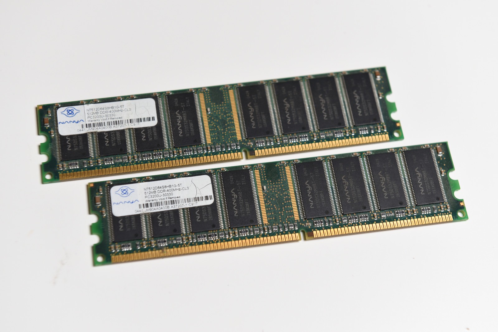 (512MB x 2) Nanya DDR PC3200 400MHz CL3 184-Pin Desktop RAM NT512D64S8HC0G PAIR