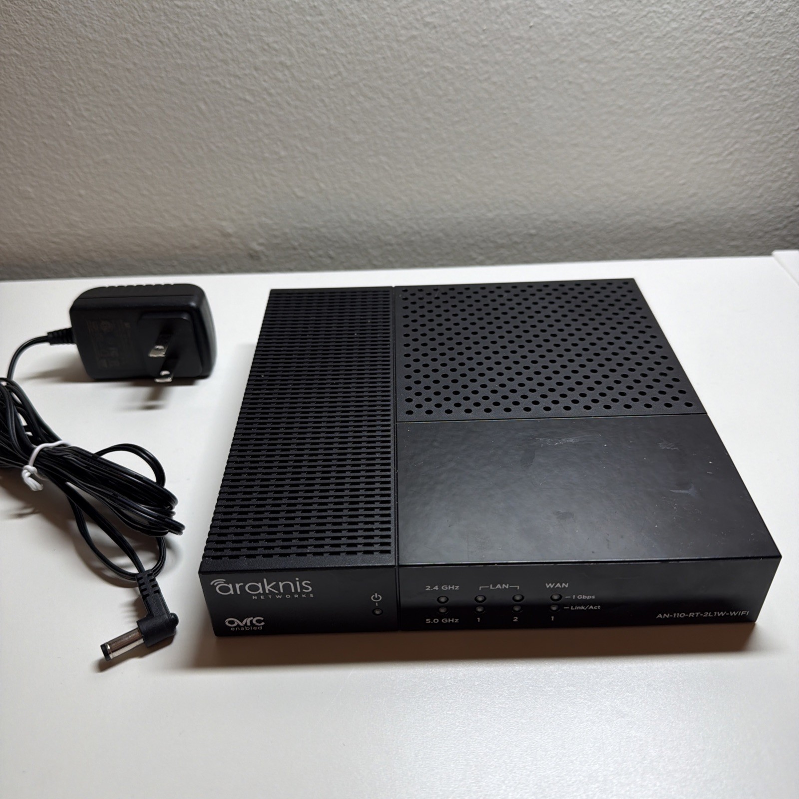 Araknis AN-110-RT-2L1W-WIFI 110 Single-WAN Gigabit Wi-Fi VPN Router - Works