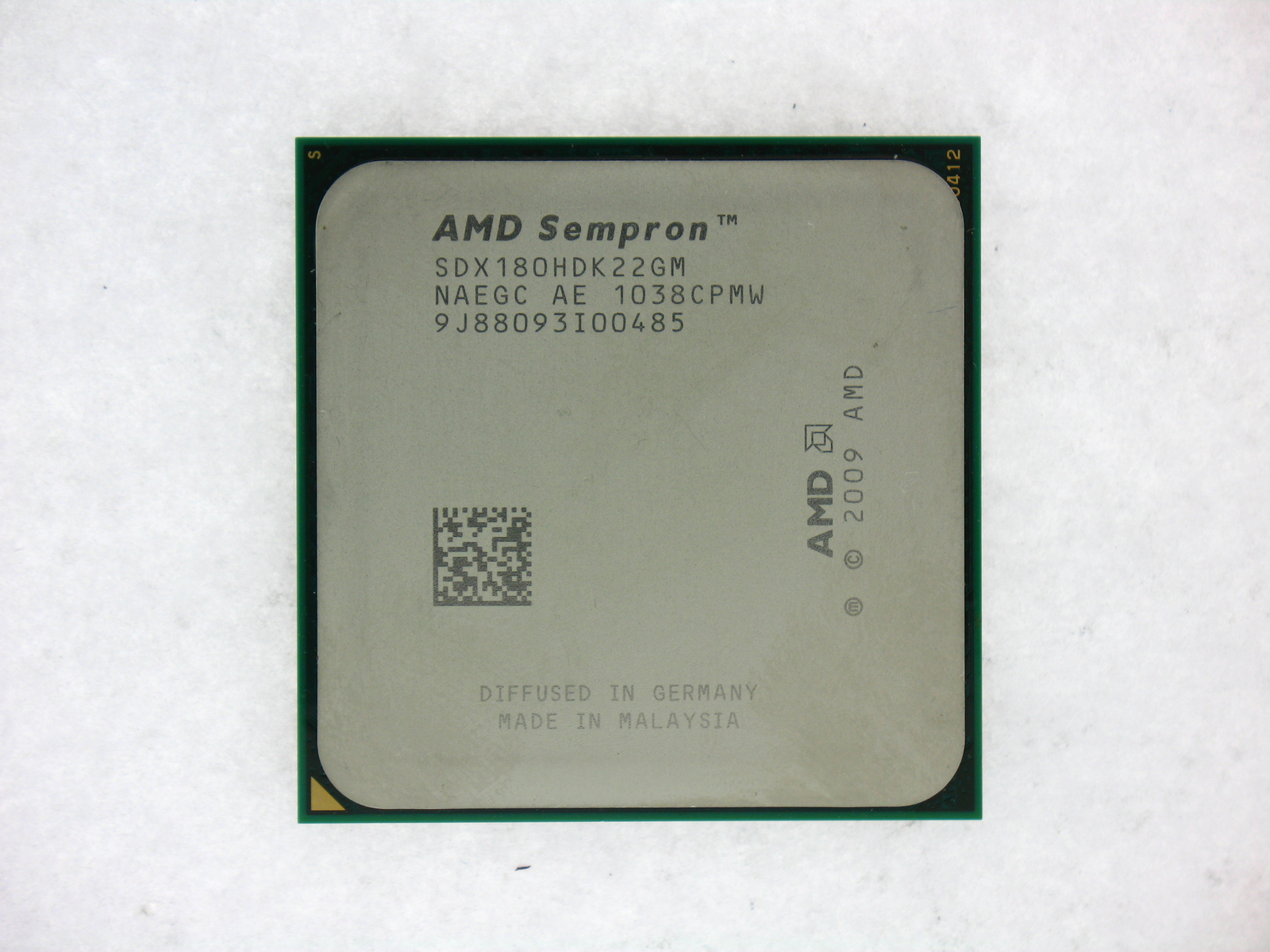 Original AMD Sempron 180 2.4 GHz Dual-Core (SDX180HDK22GM) Processor CPU