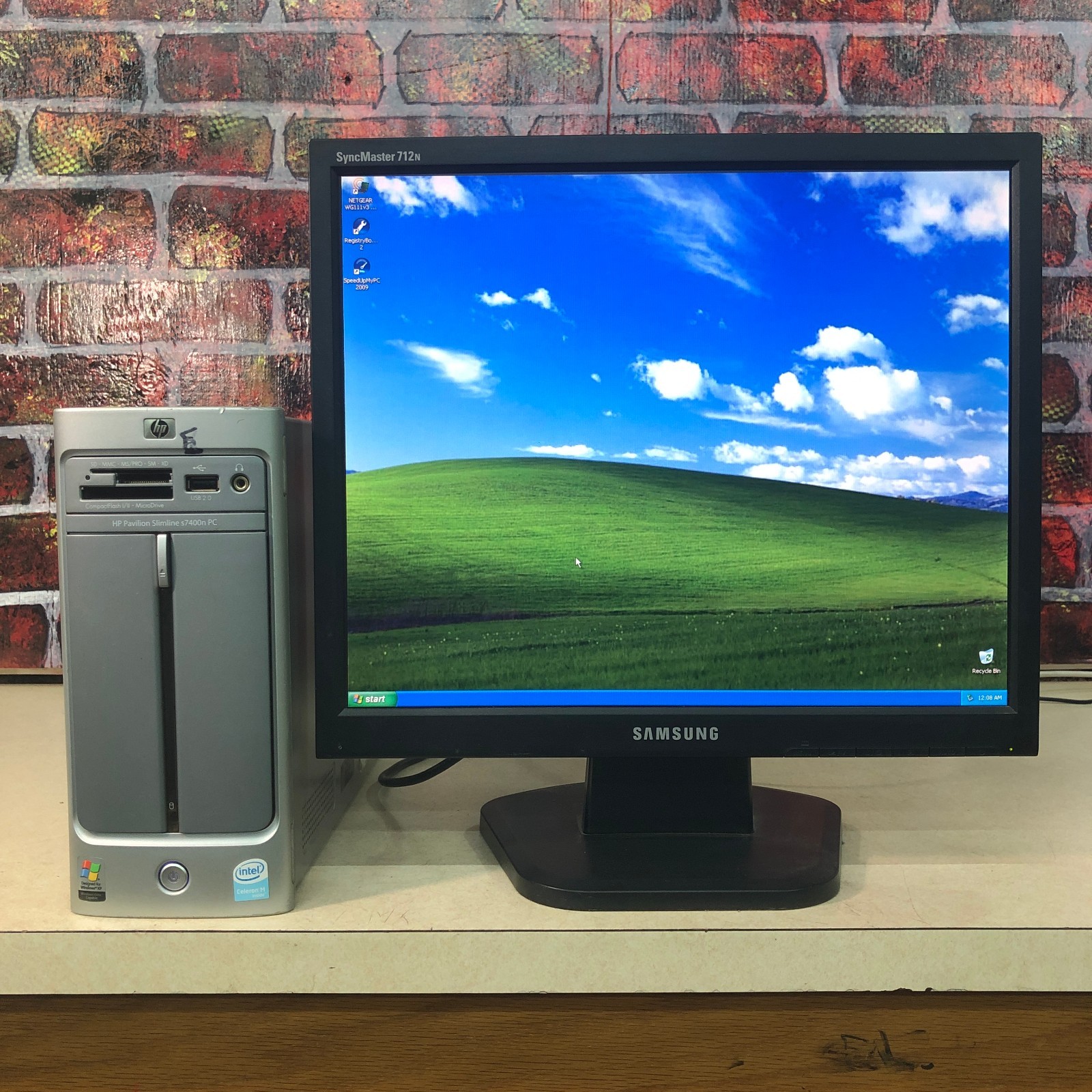HP Pavilion Slimline s7400n SFF Desktop Celeron 1.60GHz 1GB RAM (Windows XP Pro)