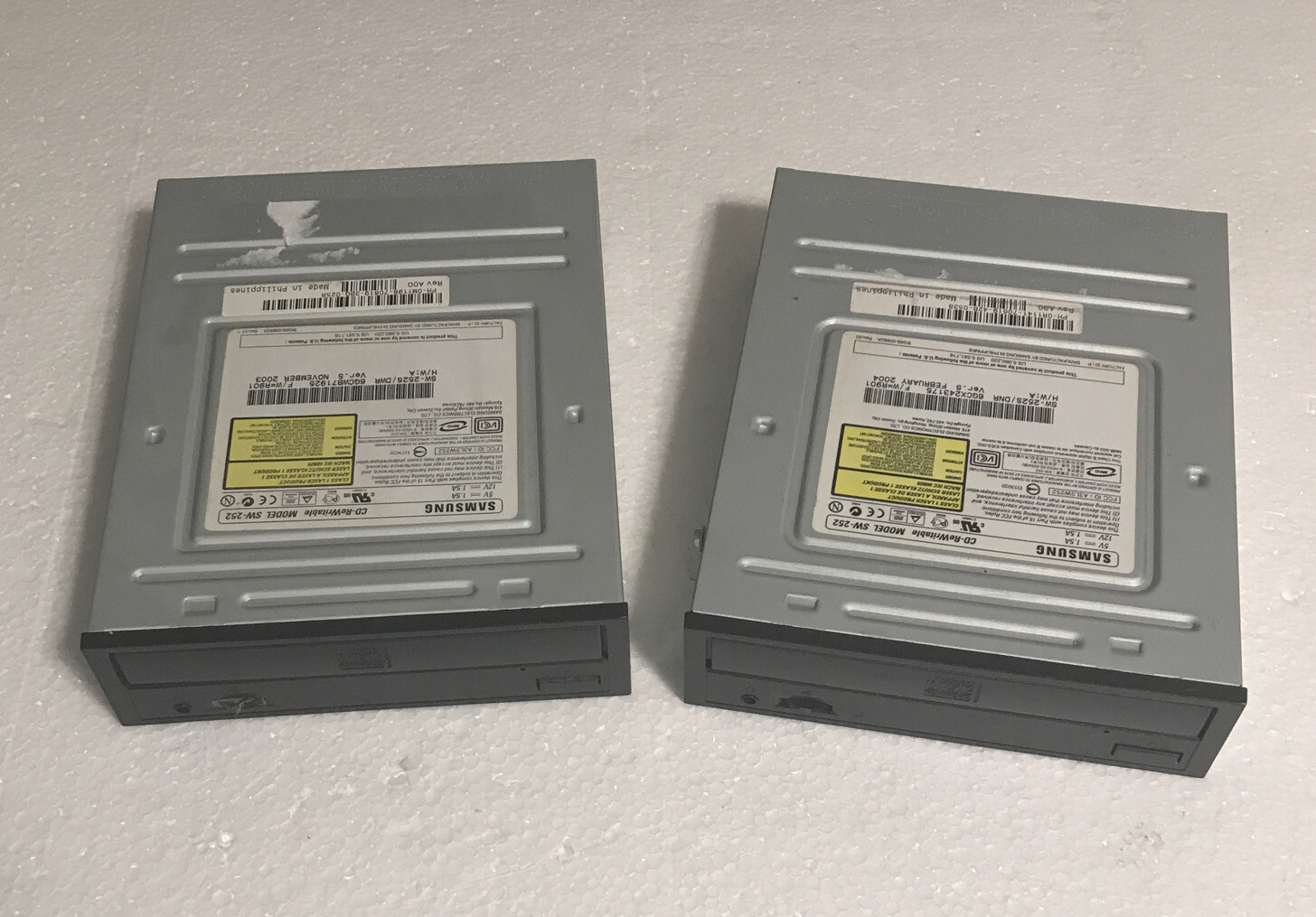 2 Toshiba Samsung SW-252 52X CD-Rewritable Internal 5.25 CD-R, CD-ROM, CD-RW