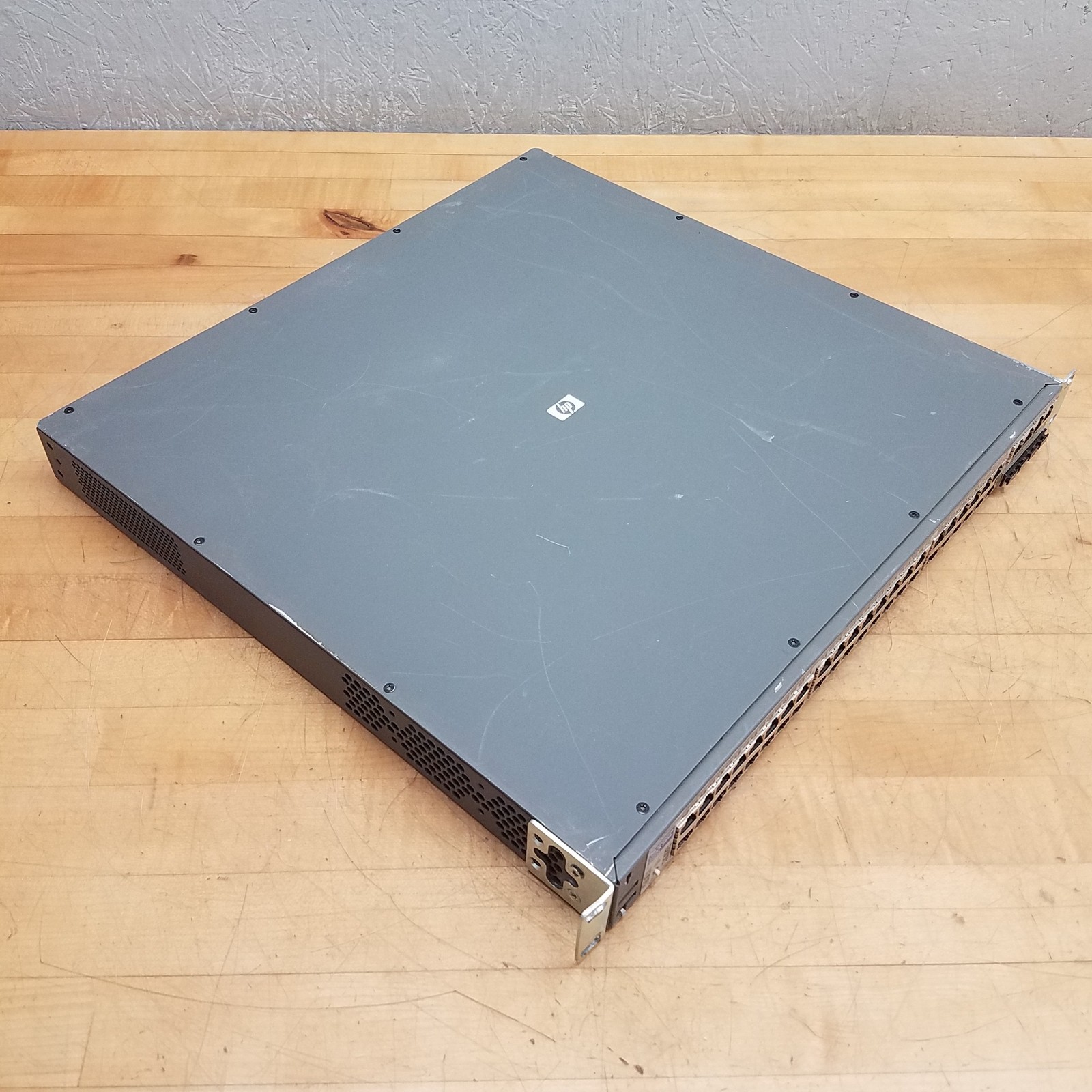 HP J4904A Procurve 2848 Switch 48 Ports Gigabit, RSVLC-0207 - USED