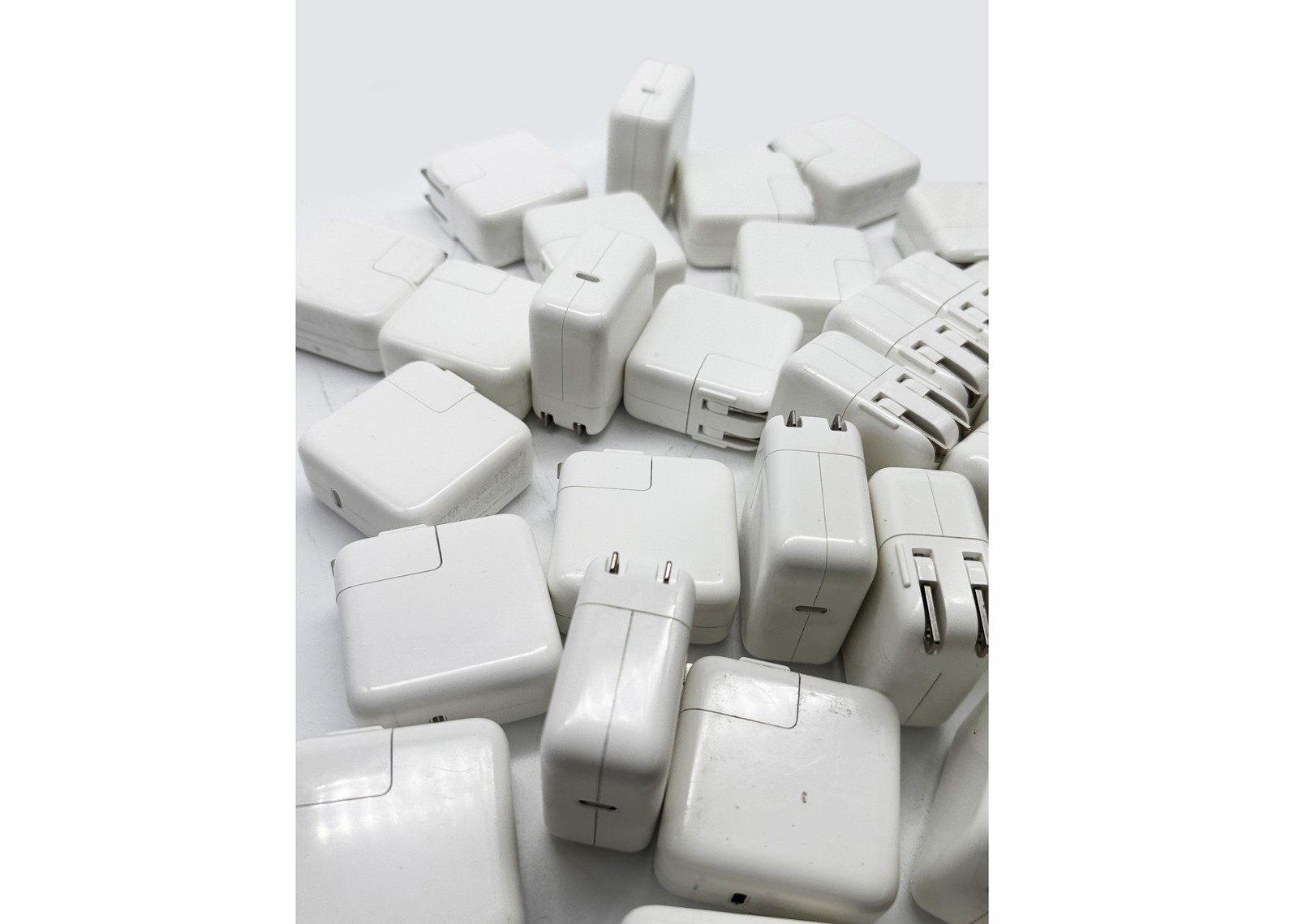 Lot of 30 Genuine OEM Apple 30W USB-C Power Adapter for iPhone iPad MacBook Air