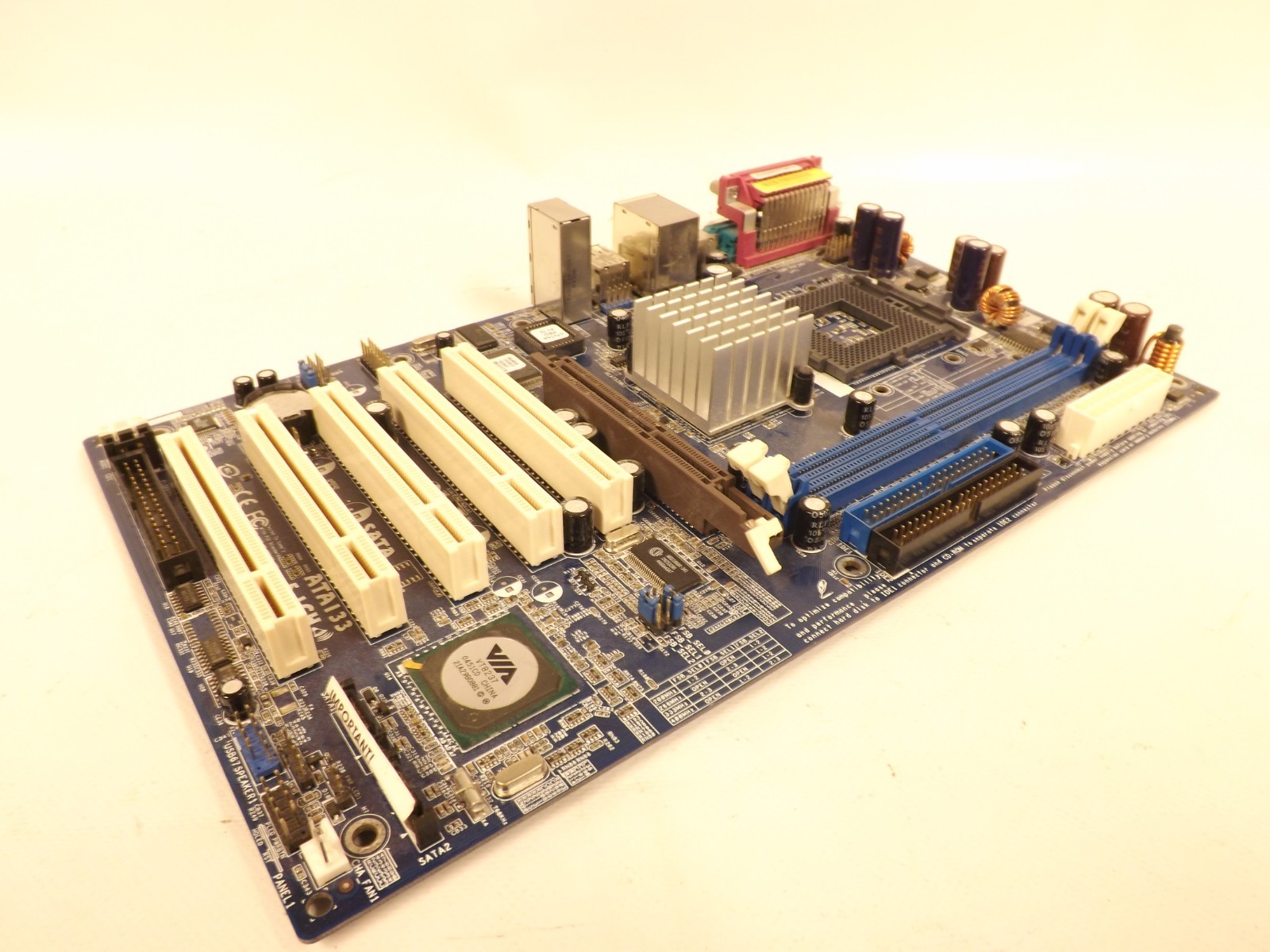 ASRock K7VT4A PRO Motherboard - Socket A - DDR400 - AGP 8x - ATX - TESTED