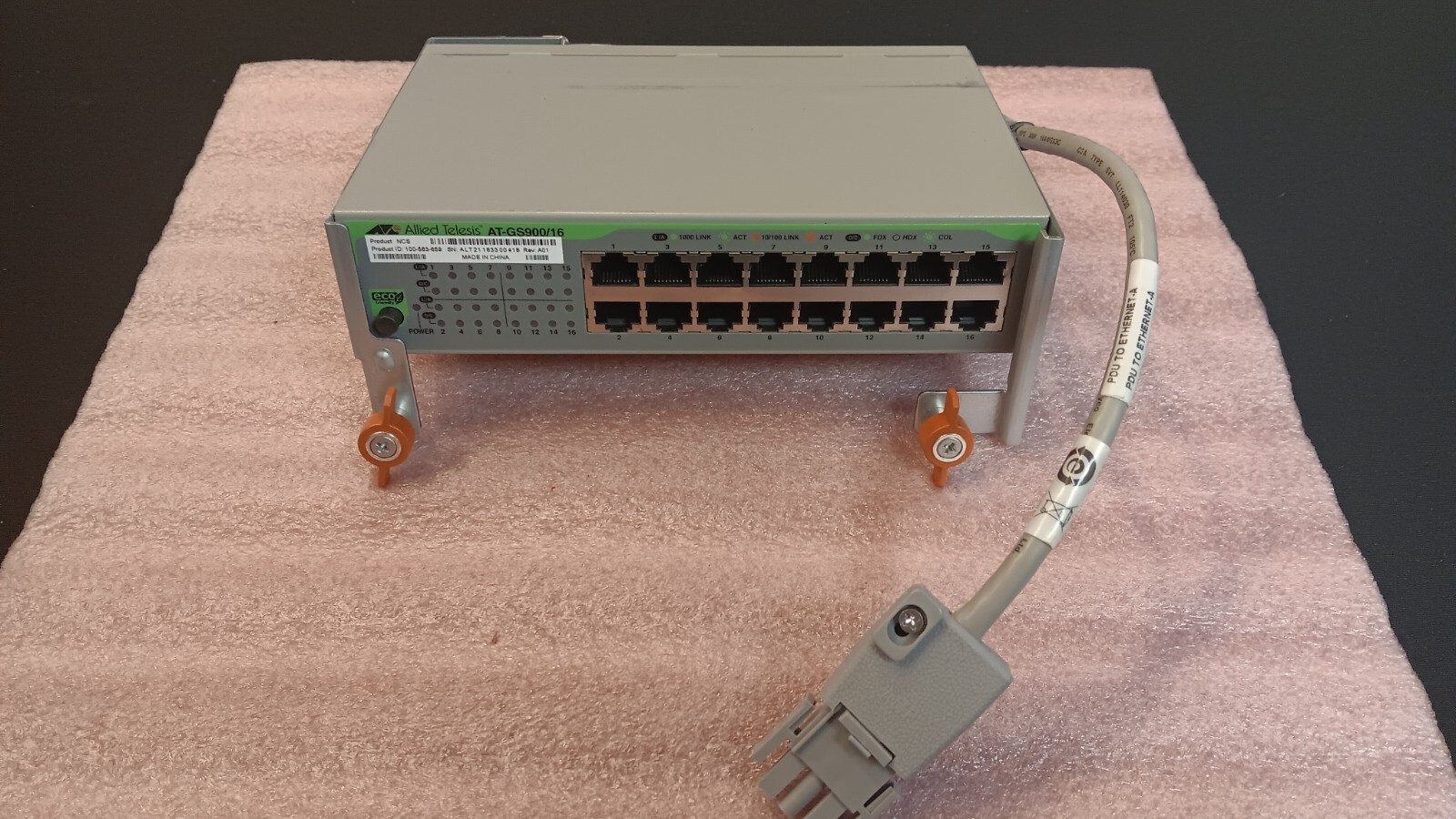 lot of 2 EMC 100-563-659 AT-GS900/16 ETHERNET MANAGEMENT 16 PORT Gigabit switch