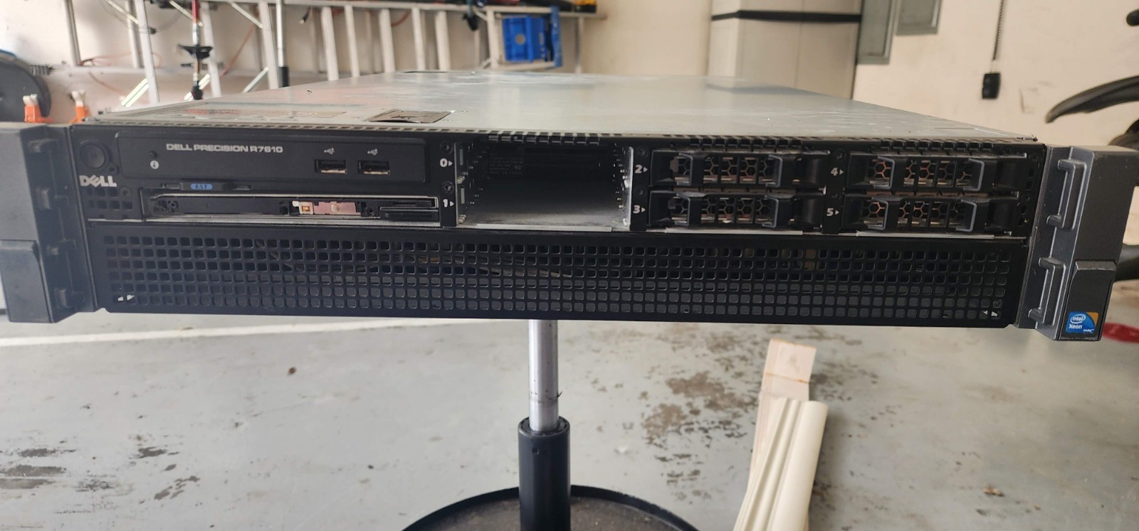 DELL PRECISION R7610 WORKSTATION 1x EIGHT CORE E5-2670 2.6GHz 8GB RAM 4x TRAYS