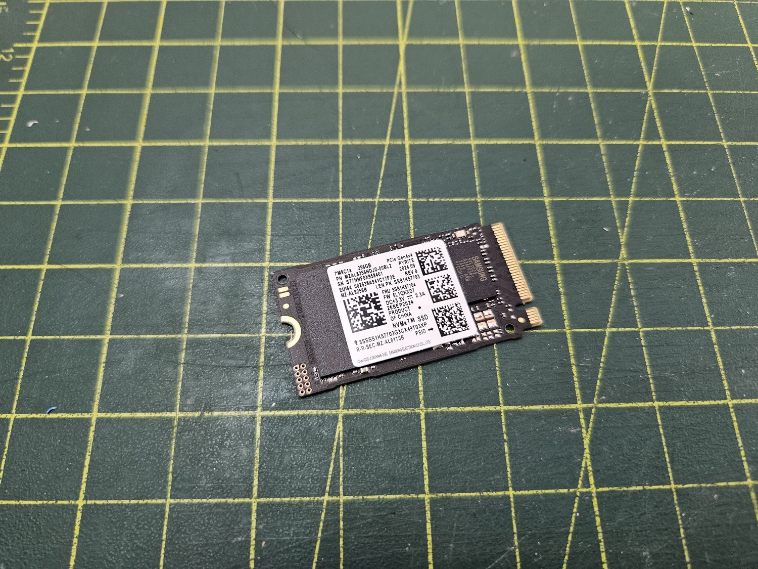 SAMSUNG 256GB SSD PM9C1a M.2 2242 NVMe PCIe Gen4x4 MZ-AL8256B