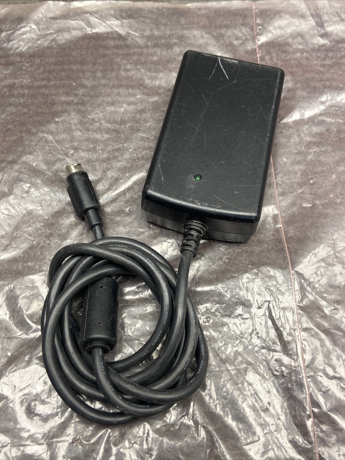 LI SHIN INTERNATIONAL LSE9901B1260 12V 5A 60W AC ADAPTER
