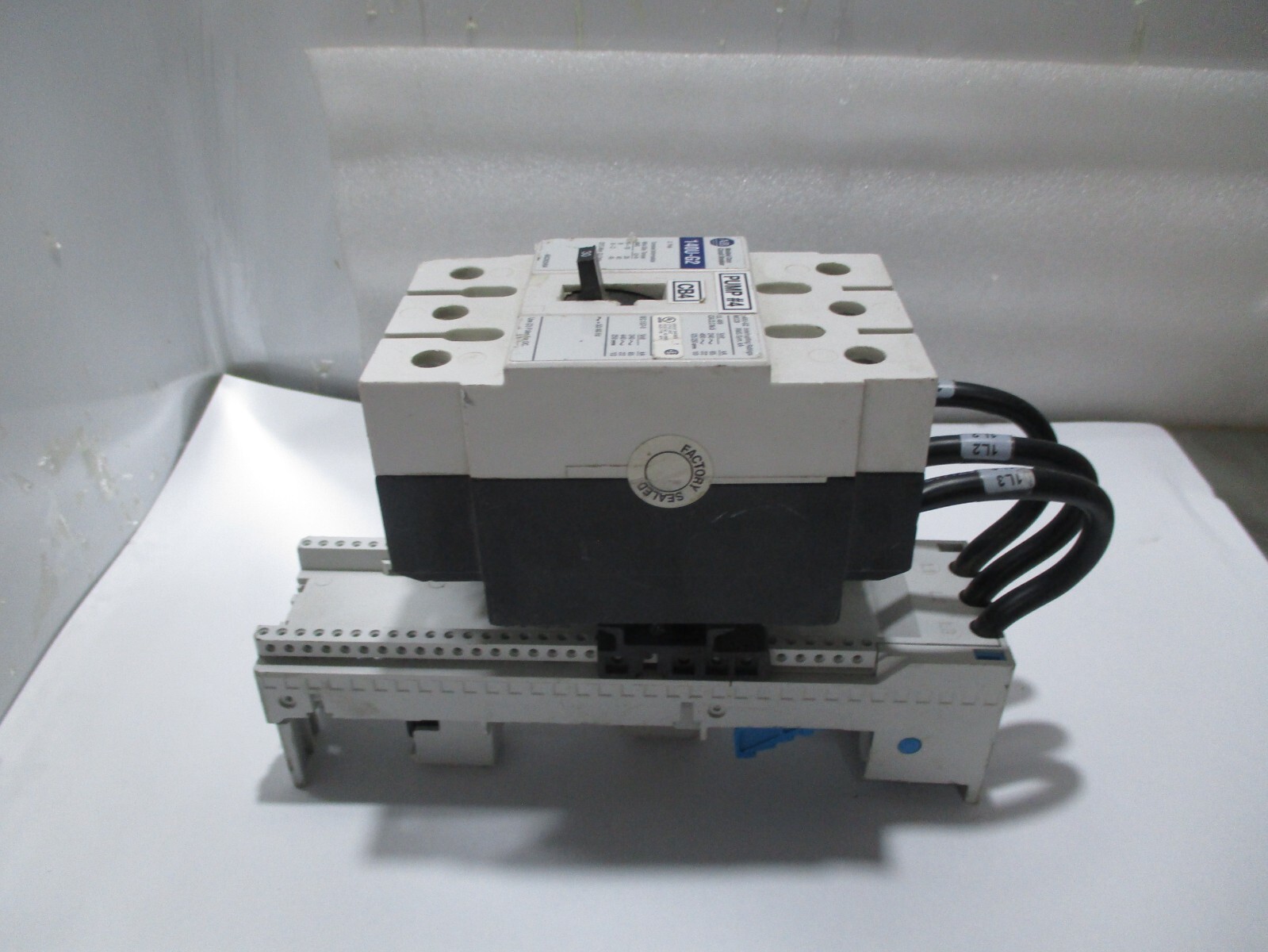 Allen-Bradley 140U-G2 30A 3POLE 140U-G2-MCCB w/ 141A-GS54*45 SER B