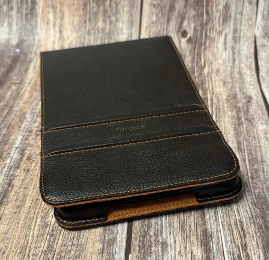 Preowned Targus Leather Tablet Cover Item #PHK2579