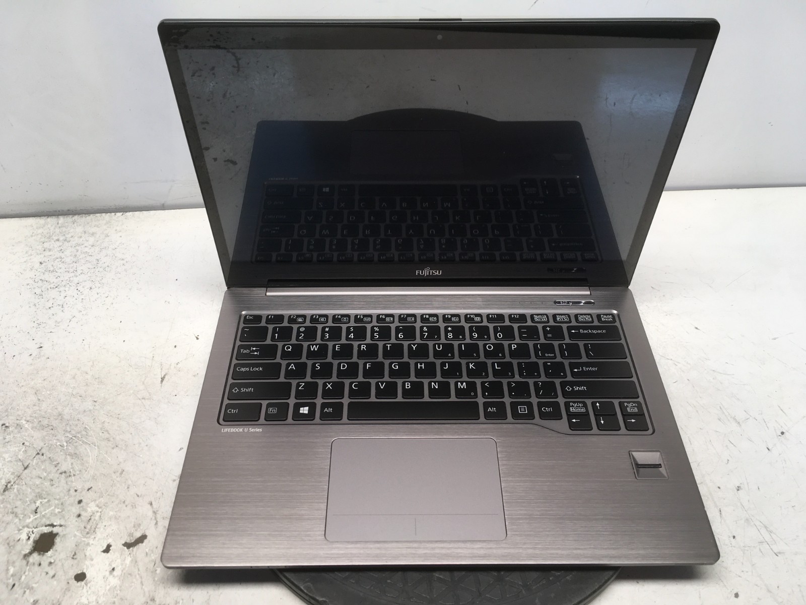 Fujitsu LifeBook U904 Intel i5-4300U 1.9GHz 10 GB NO HDD No Batt