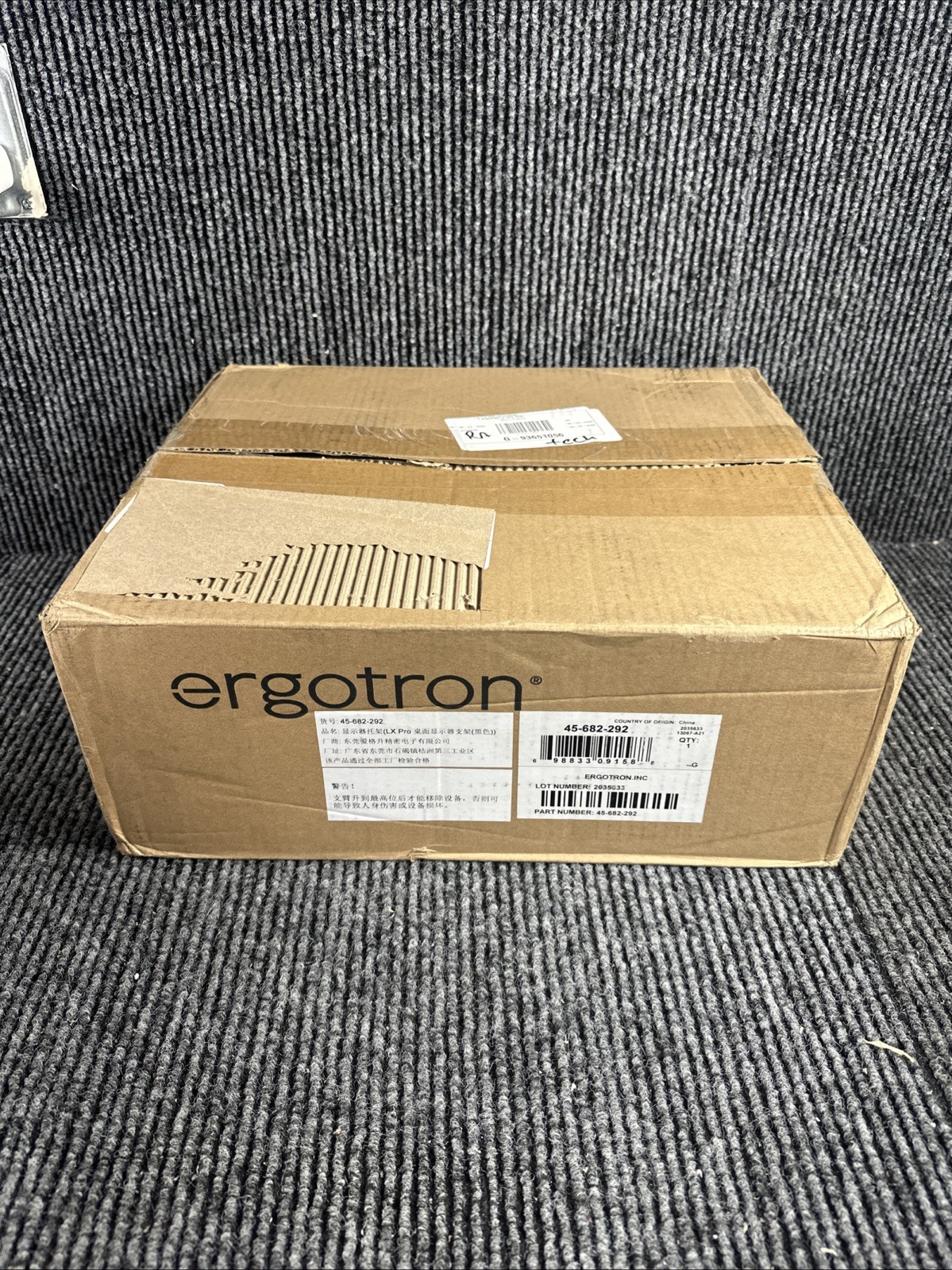 Ergotron LX Pro Monitor Arm Single display Desk Mount 45-682-292 Black