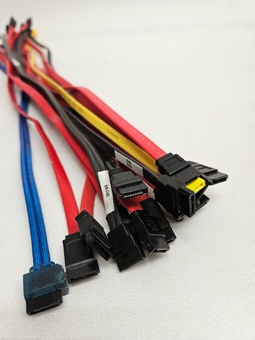 ***GREAT*** MIXED LOT 16 SATA CABLES 19" 20"  SERIAL (FLAT) NON-LOCKING MIXED