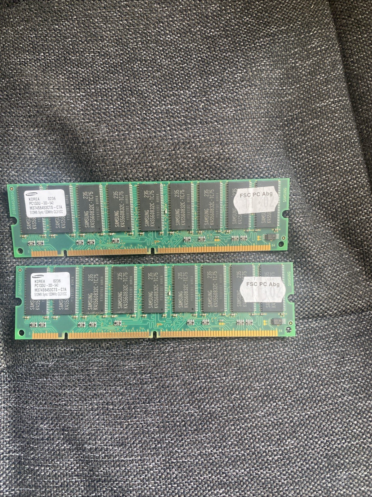 Two Samsung PC133U 512MB M374S6453CTS-C7A 133MHz CL3 ECC Memory Modules 1GB