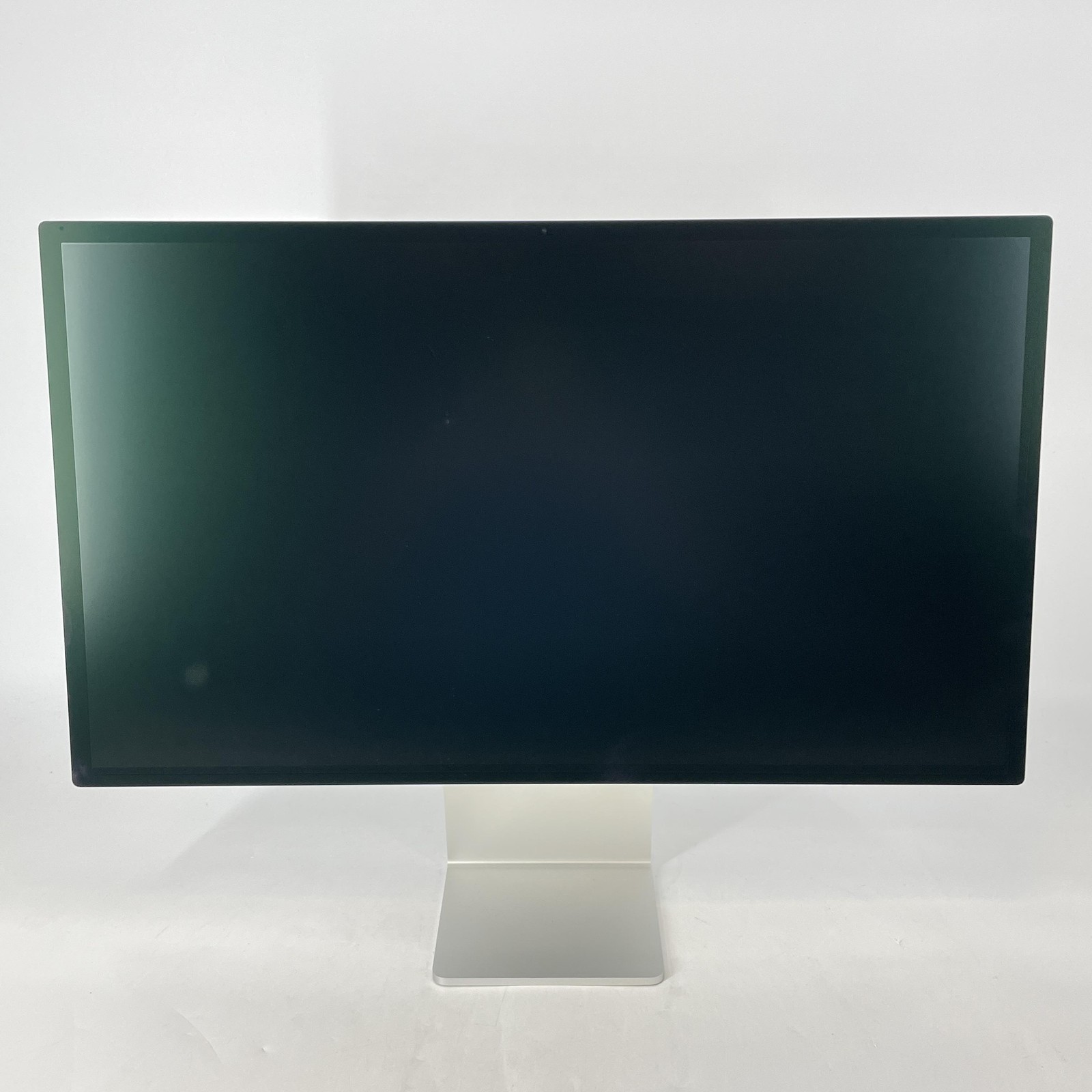 Apple Studio Display 27in 2026 5120 x 2880 Nano Glass Tilt-Adjustable Stand