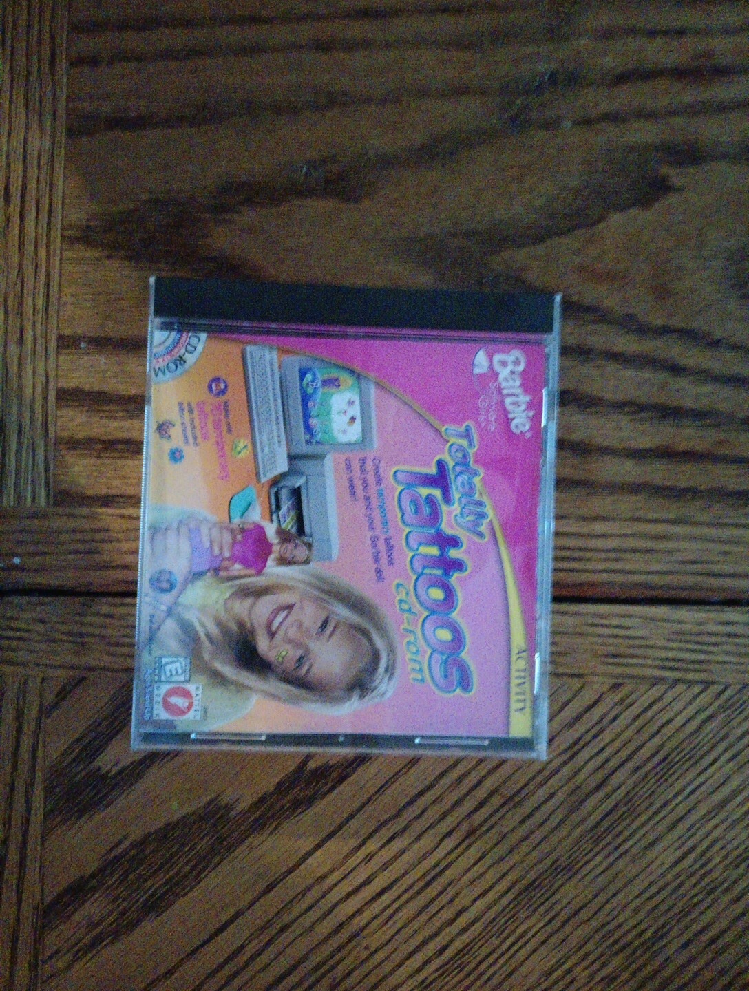 Barbie Totally Tattoos (CD-Rom Windows 95 / 98/  MAC Mattel Media Macintosh)  