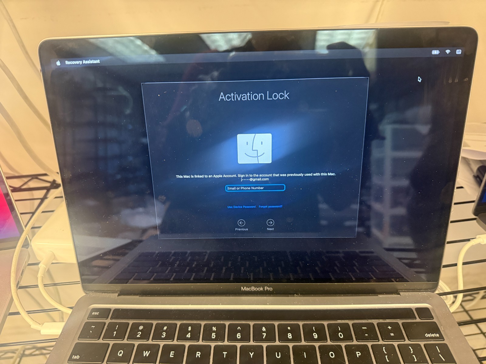 2020 Apple MacBook Pro 512GB SSD I5 6GB RAM LOGIC BOARD + TOP CASE