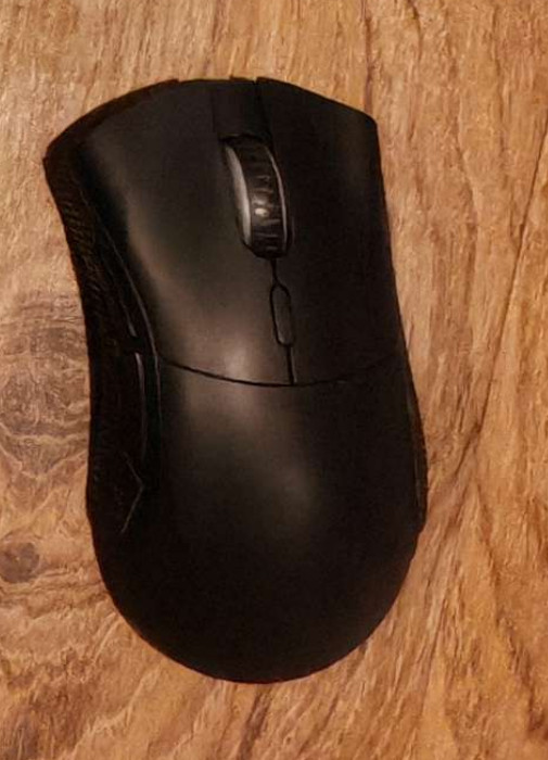 Xenics Titan GS Air Lightweight Wireless Mouse - Black, light use