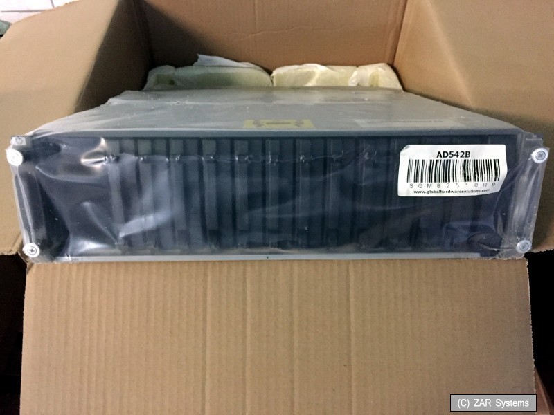 Hewlett Packard AD542B STORAGEWORKS M5314A FC Storage Enclosure 3U, MINT condition original box