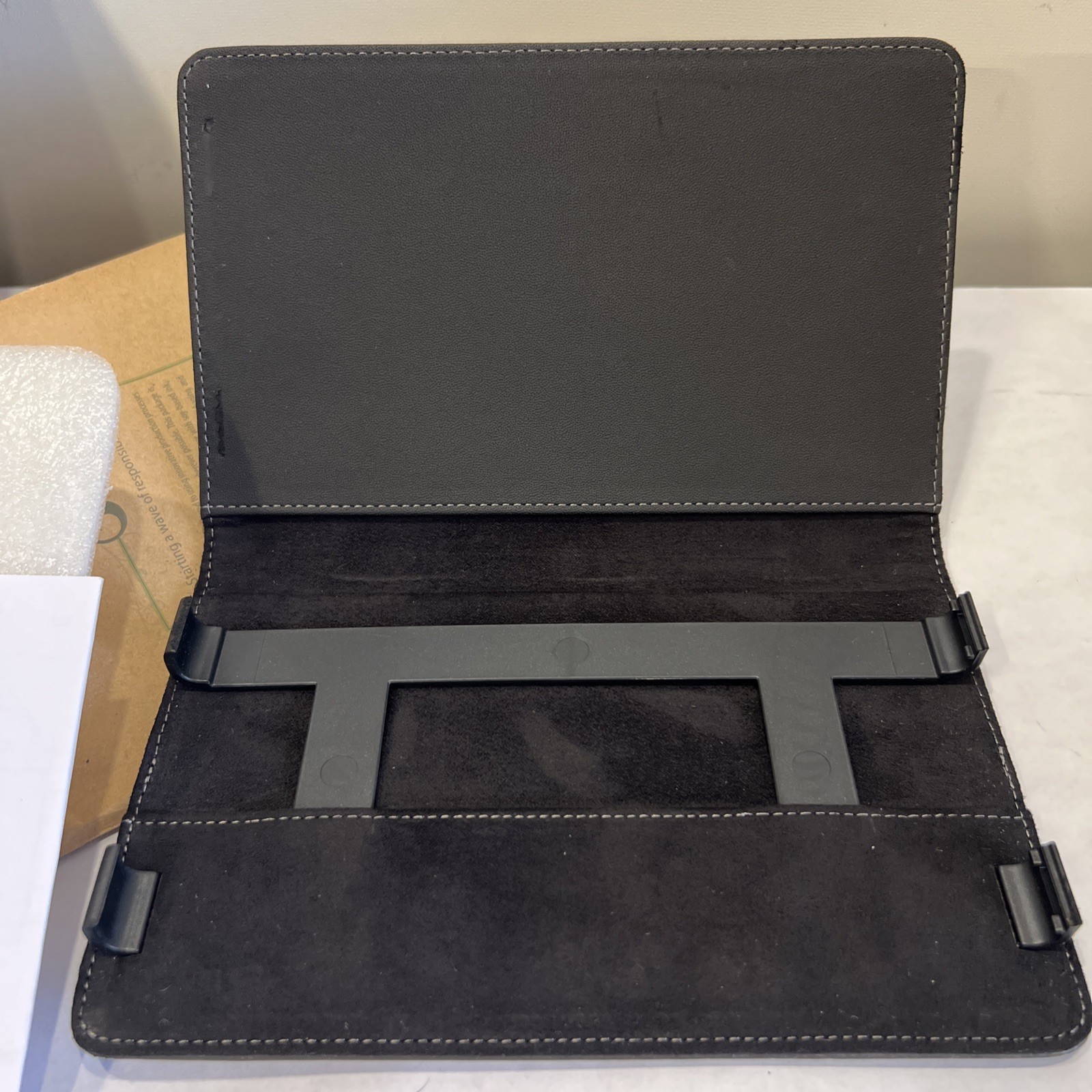 Kindle Fire Case (Black) Vibe By Marware Part # KFVB21 New