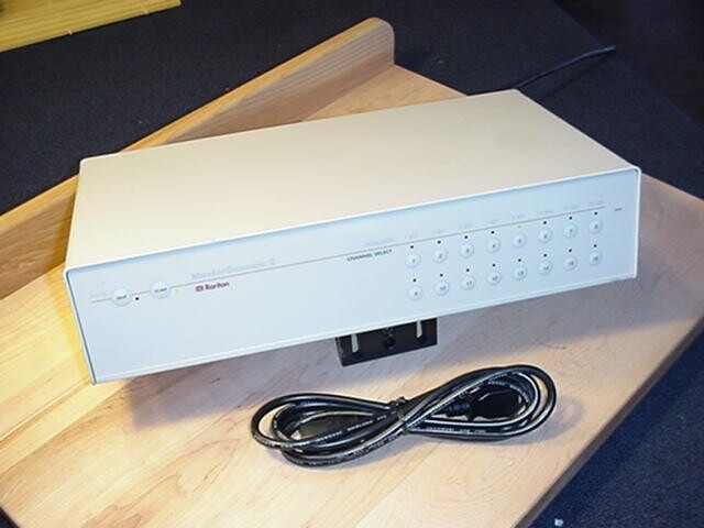 Raritan Master Console II MCC16 KVM Switch