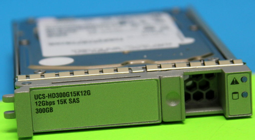 UCS-HD300G15K12G CISCO TOSHIBA AL13SXB30EN HDEAG02JAA51 300GB 12G SAS 15K 2.5